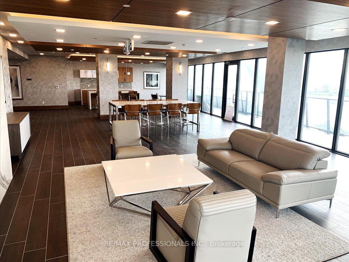 2 Bedrooms Condo at 20 Shore Breeze, Toronto For sale