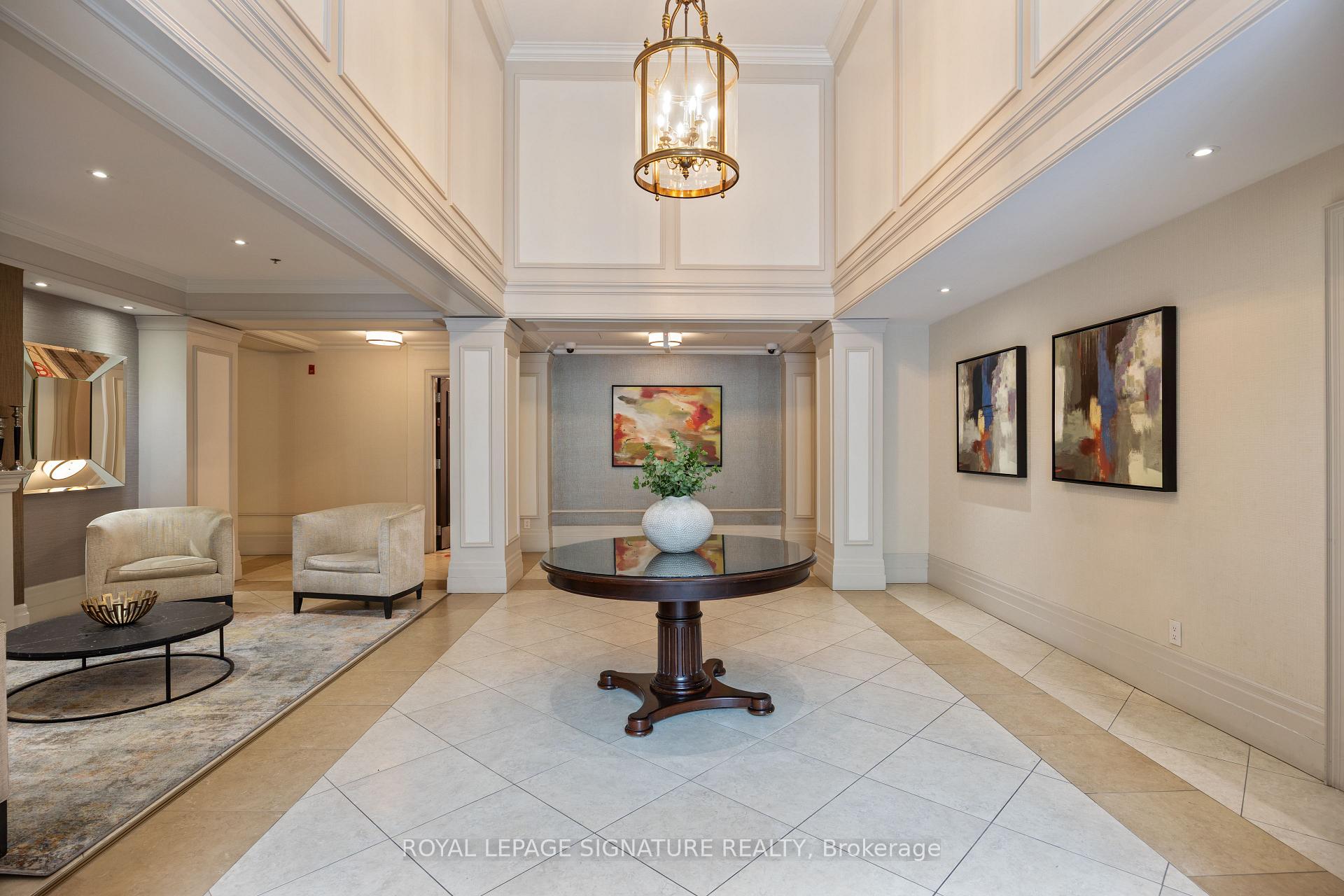 2 Bedrooms Condo at 205 The Donway, Toronto For sale