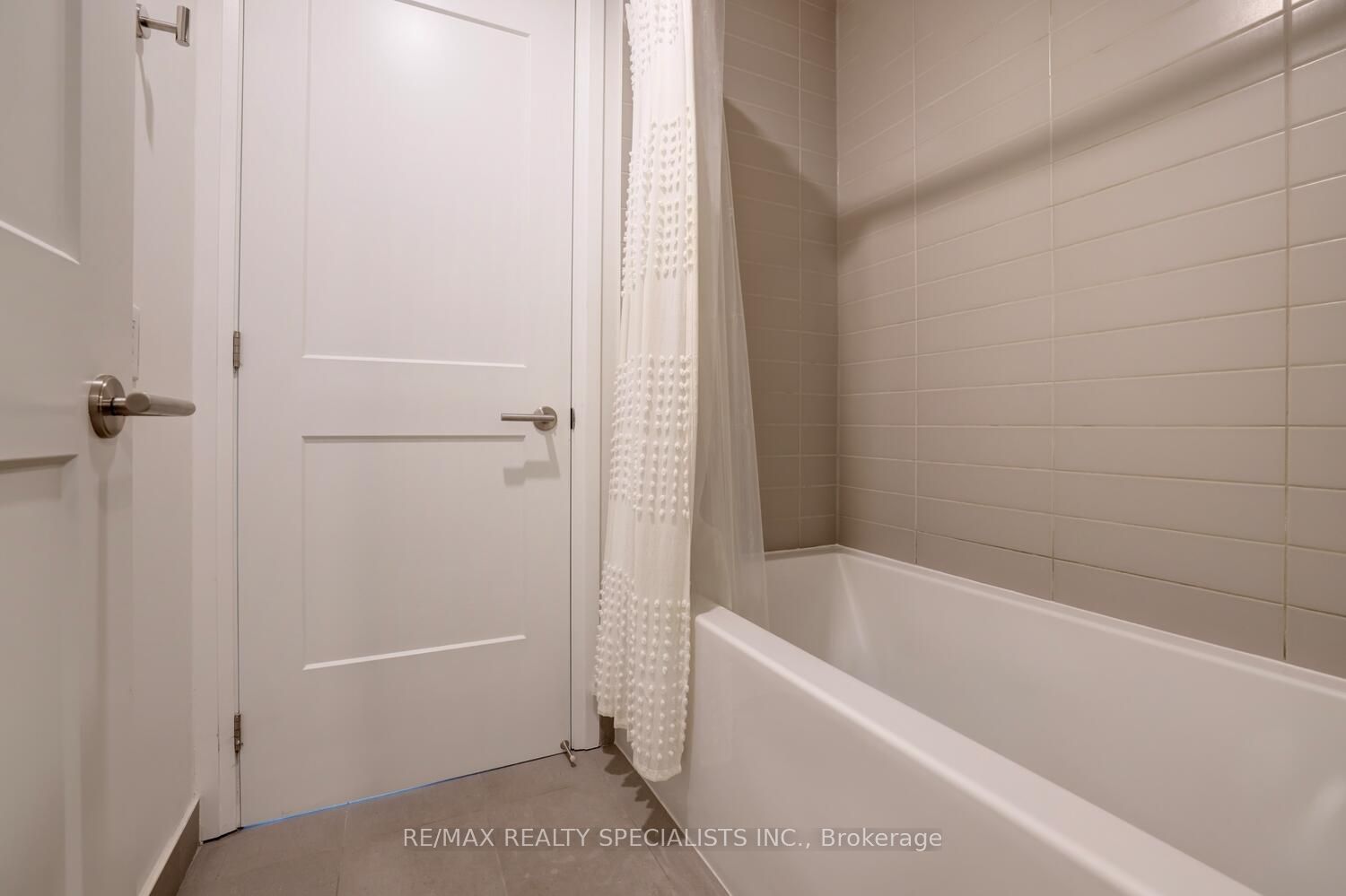 21 Park Street E, #616