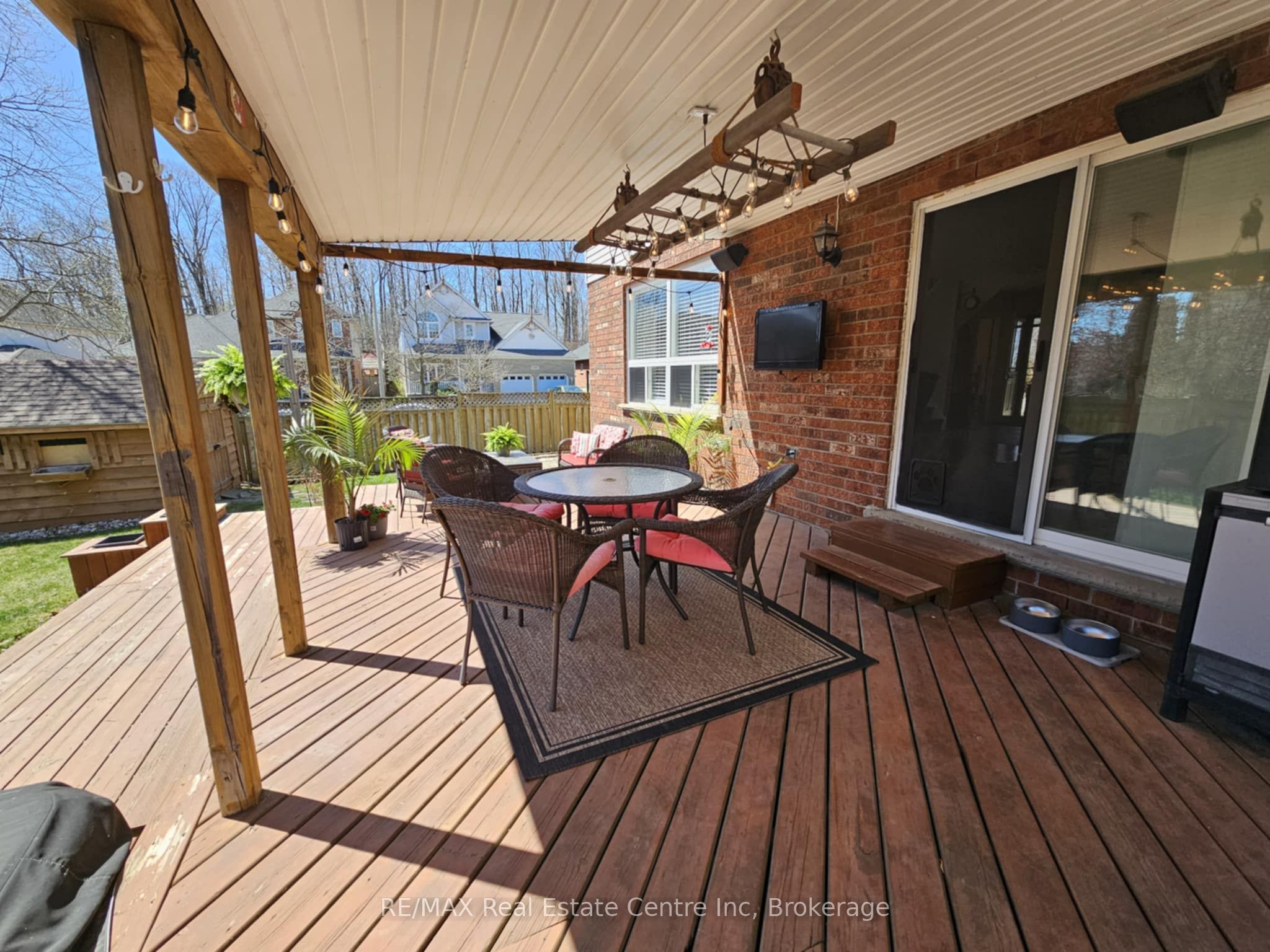 3 Karalee Crescent