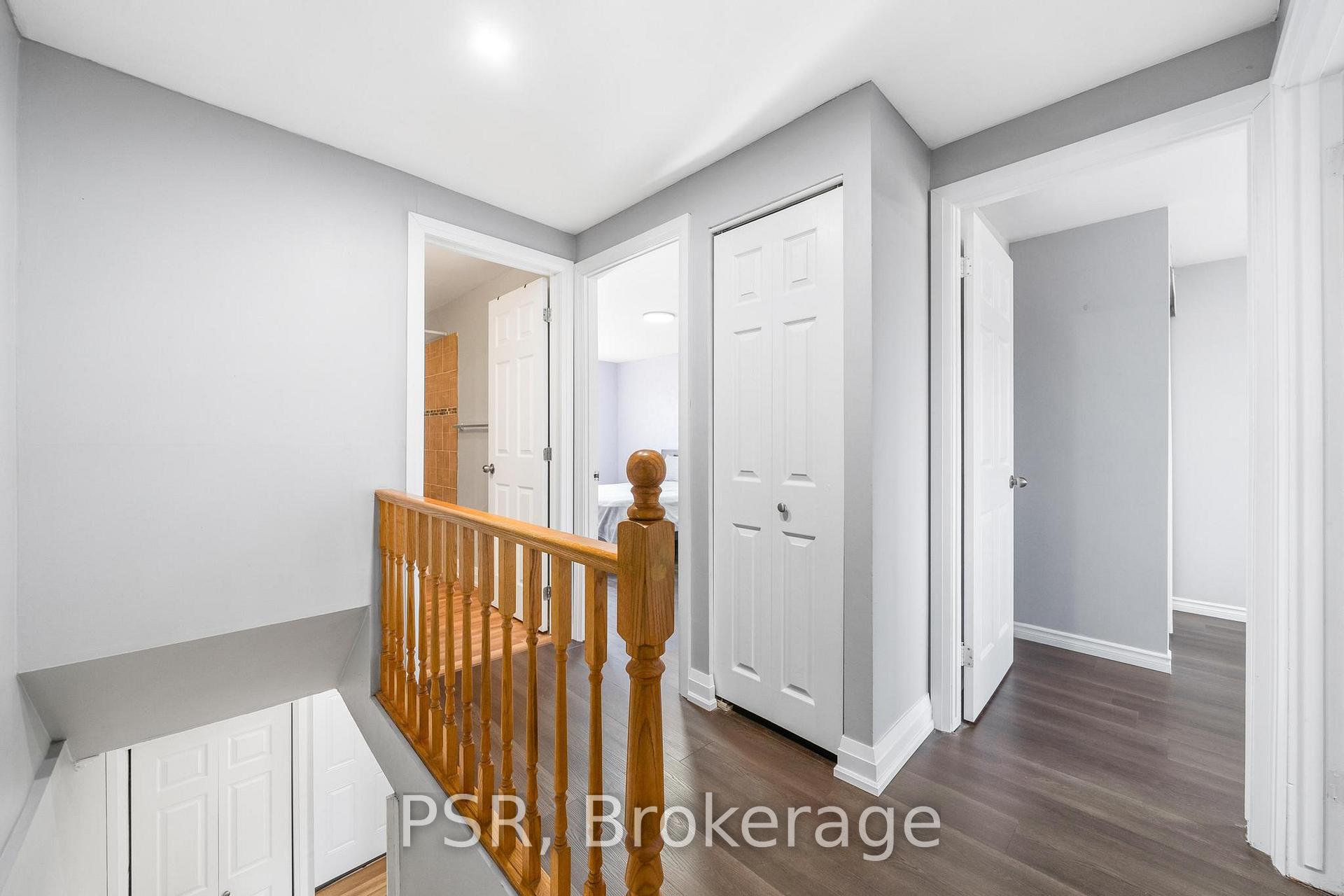 3 Bedrooms Condo at 10 Angus, Hamilton For sale