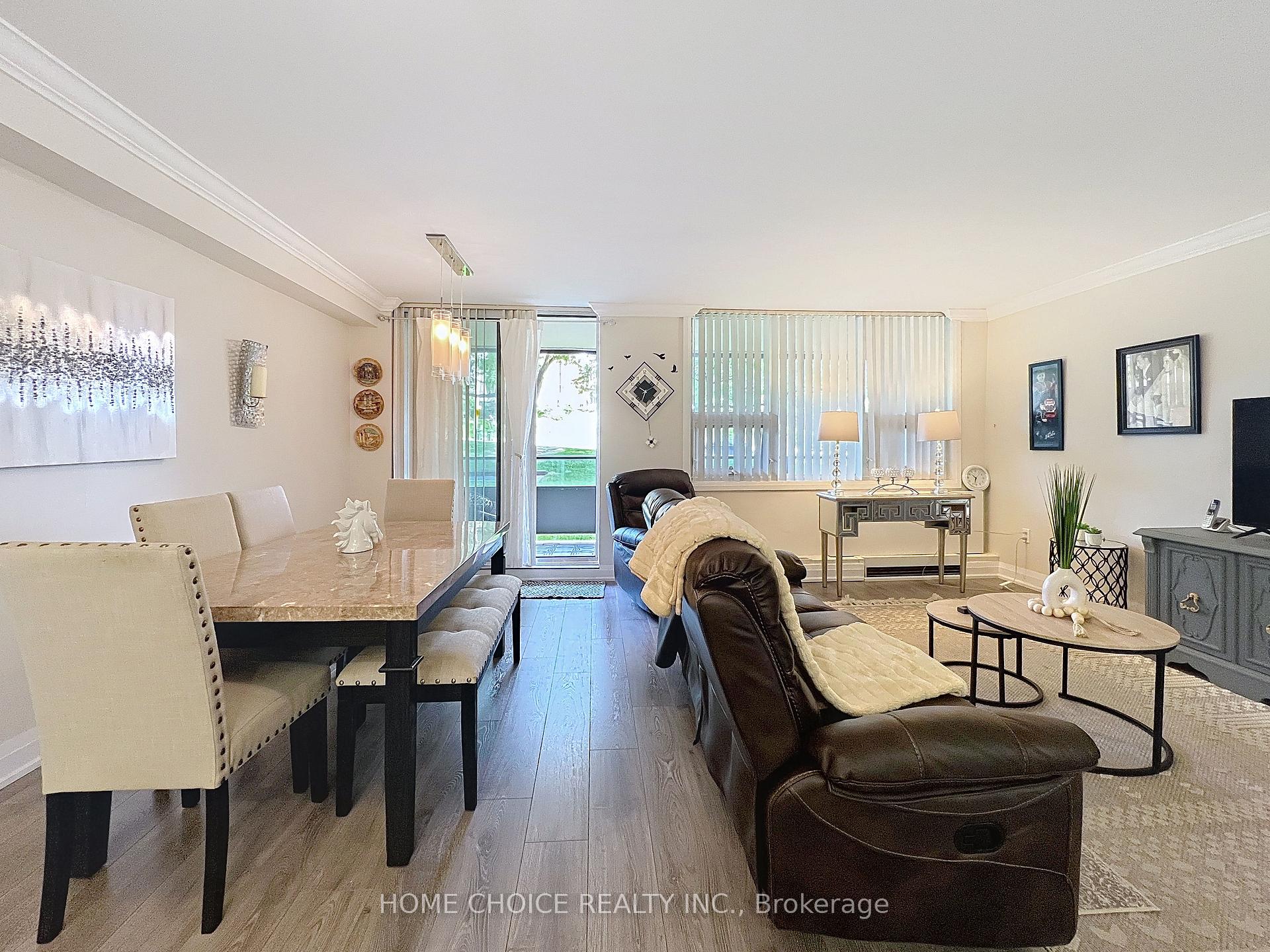 3 Bedrooms Condo at 15 La Rose, Toronto For sale