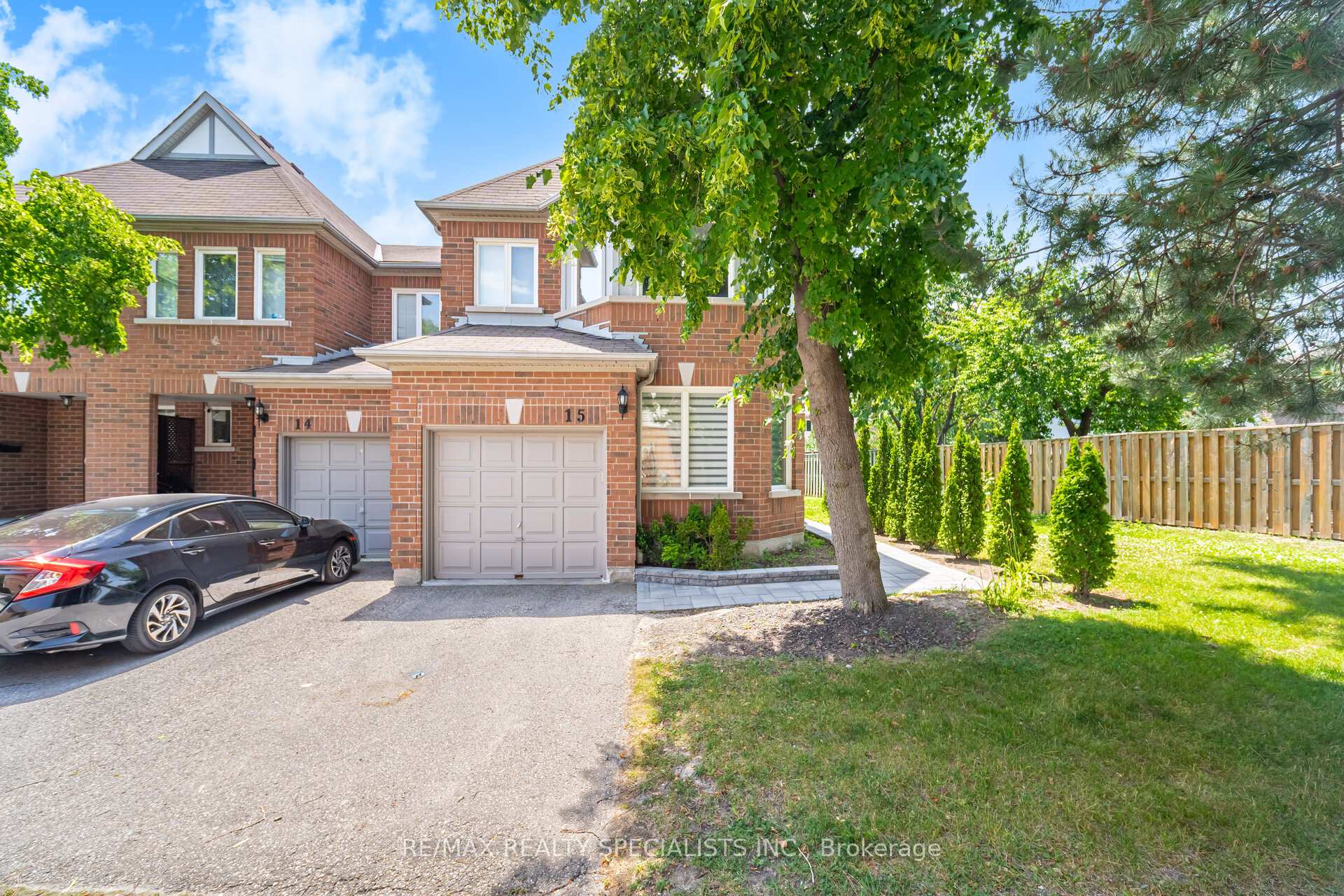 4 Bedrooms Condo at 5230 Glen Erin, Mississauga For sale