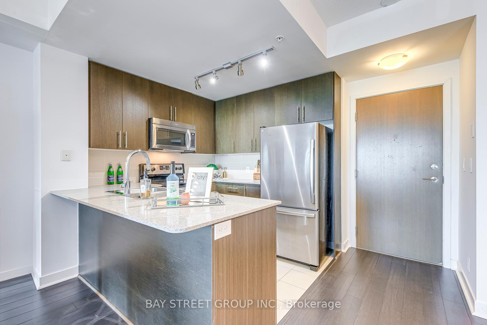 2 Bedrooms Condo at 3985 Grand Park, Mississauga For sale