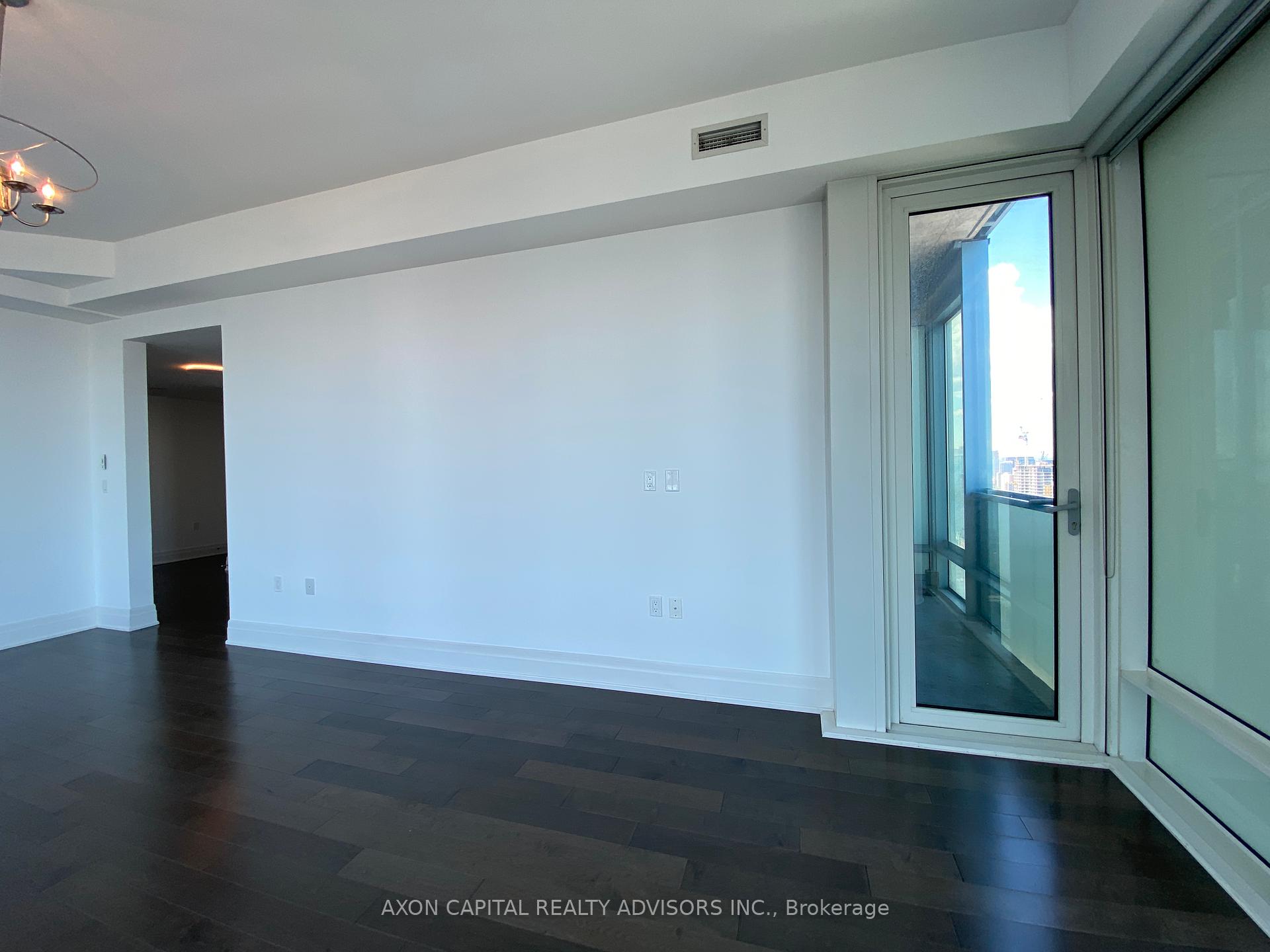 3 Bedrooms Condo at 8 The Esplanade, Toronto For sale