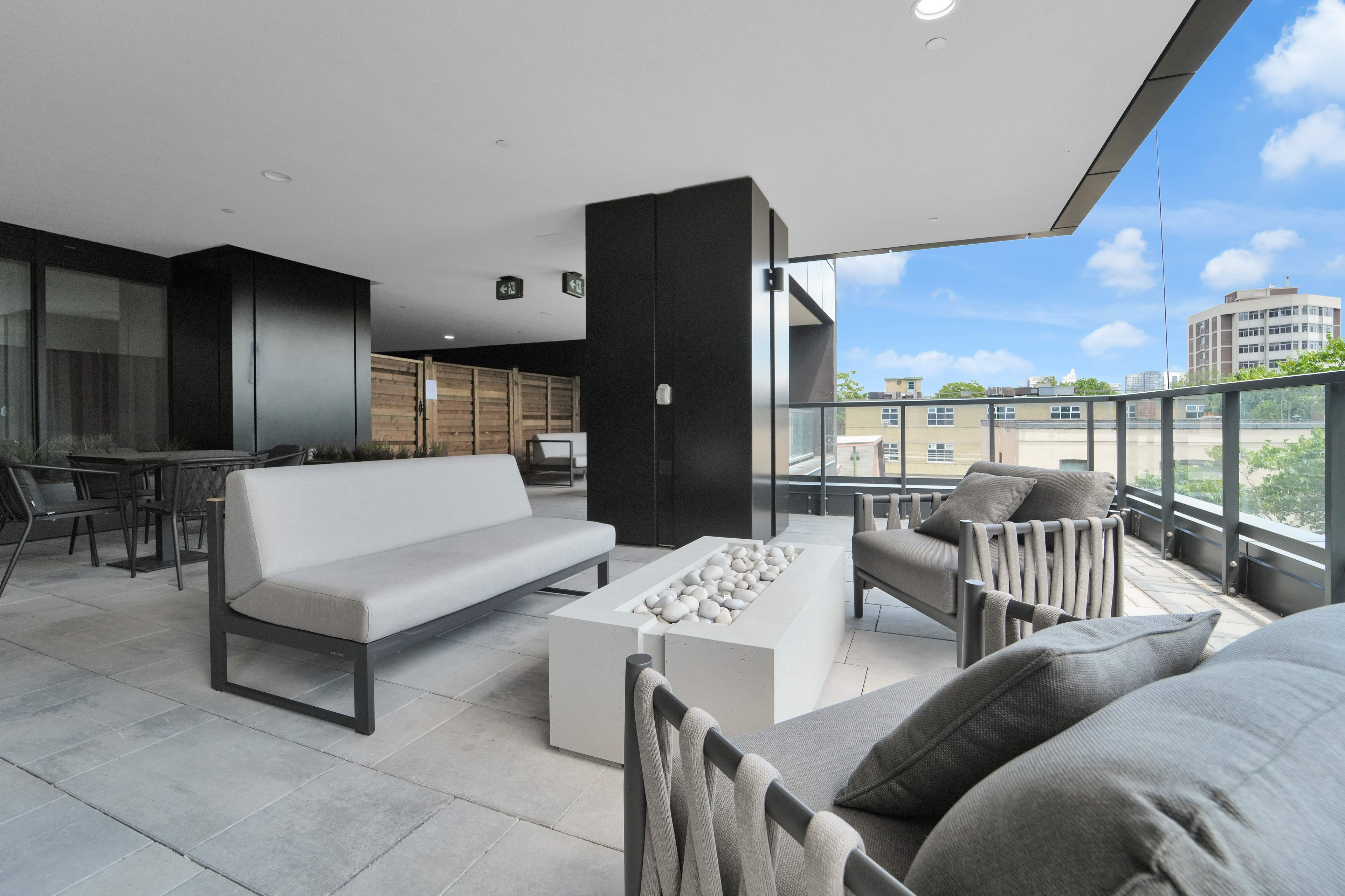 319 Jarvis Street 3307