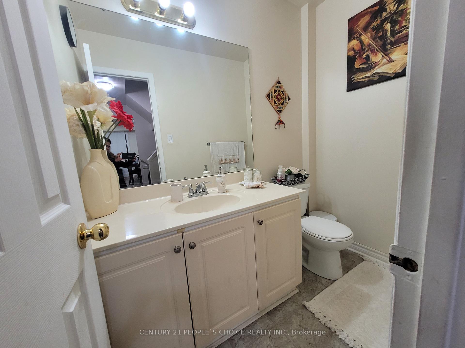 4 Bedrooms Condo at 96 Trailridge, Toronto For sale