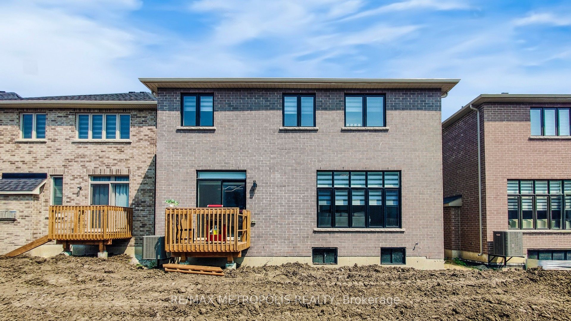 1315 Davis Loop