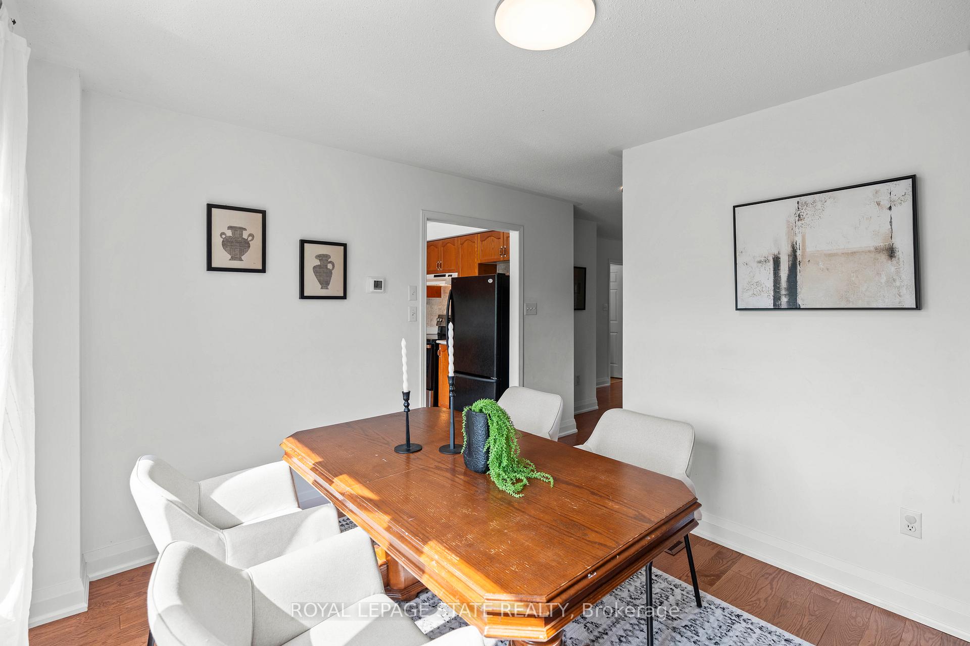 3 Bedrooms Condo at 5090 Fairview, Burlington For sale