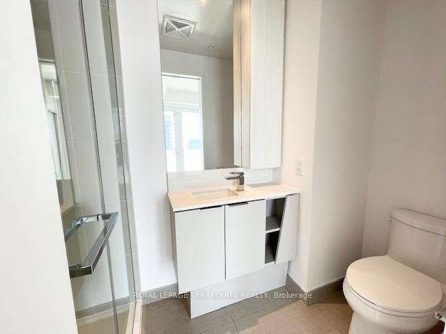 2 Bedrooms Condo at 3900 Confederation, Mississauga For sale