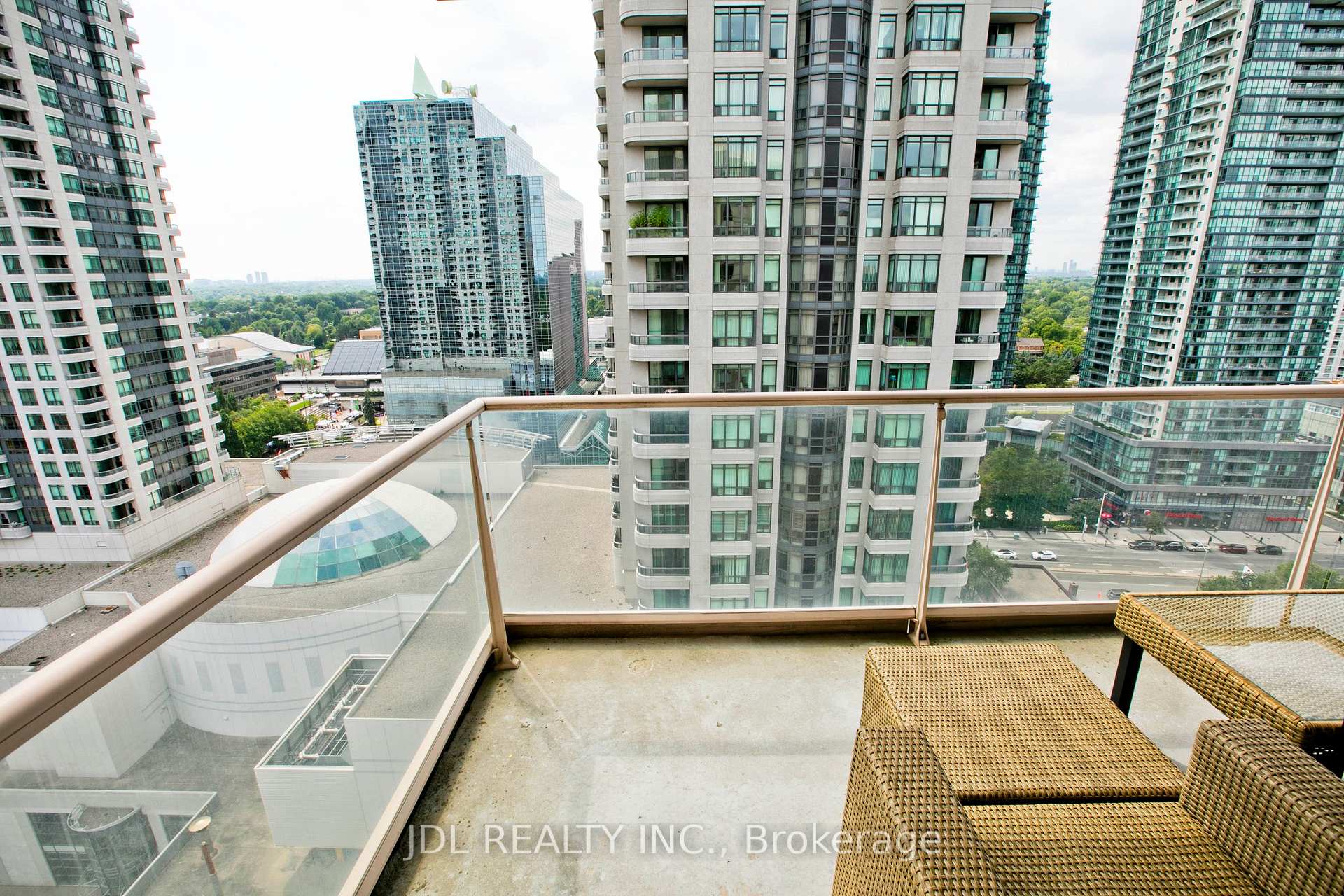 2 Bedrooms Condo at 35 EMPRESS, Toronto For sale