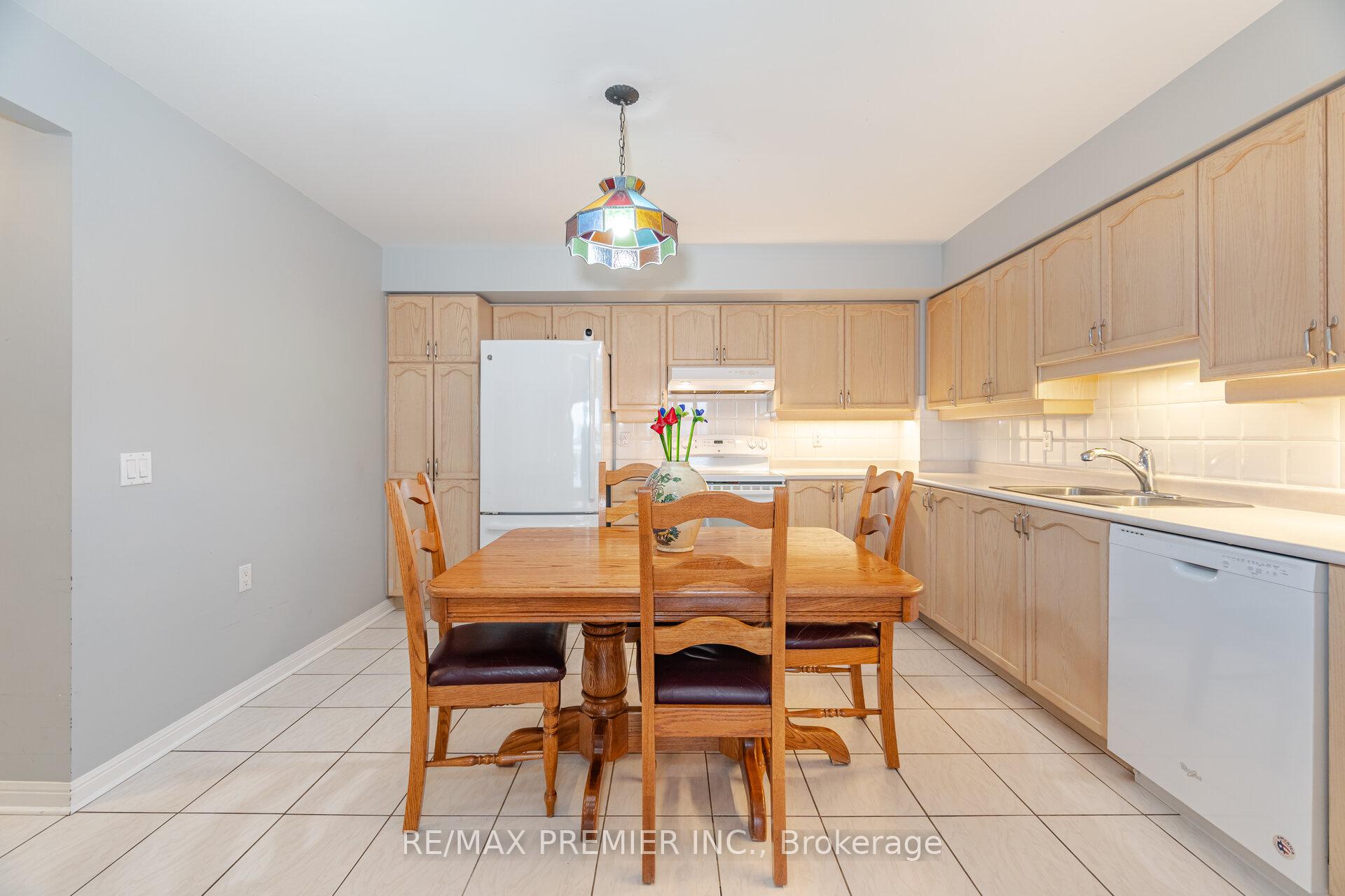 1 Bedroom Condo at 2502 Rutherford,  Vaughan For sale