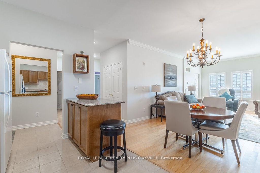 2 Bedrooms Condo at 1499 Nottinghill, Oakville For sale