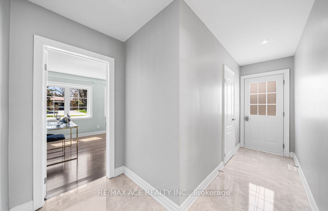 6 Oldborough Circle