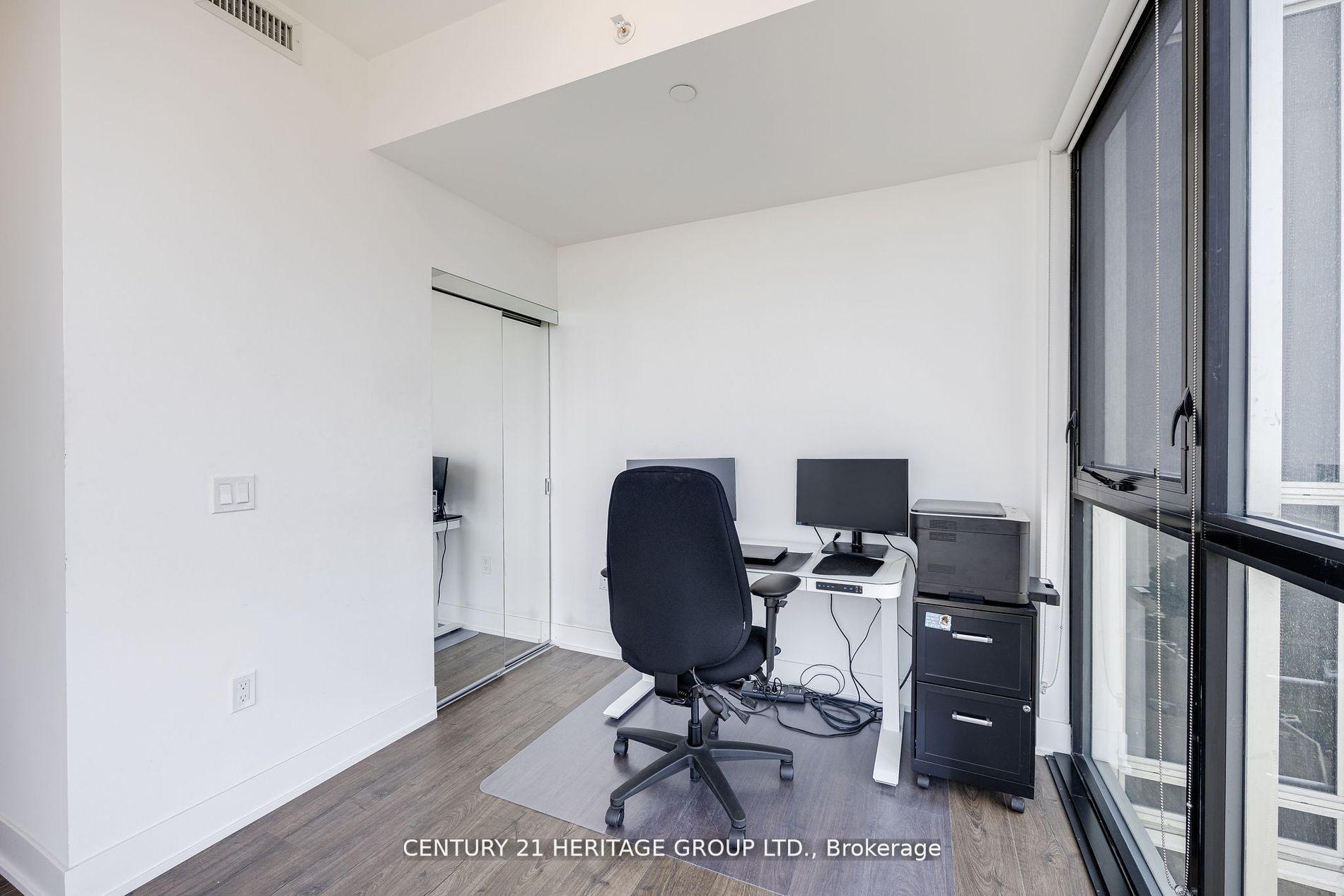 2 Bedrooms Condo at 2916 Highway 7, Vaughan For sale