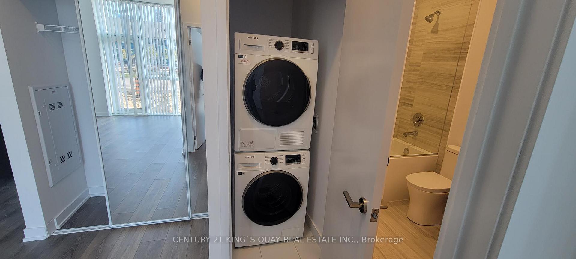 1 Bedroom Condo at 38 Honeycrisp,  Vaughan For sale