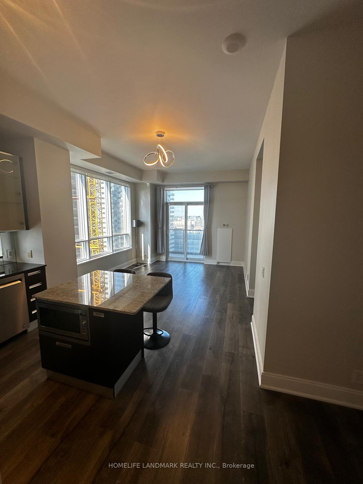 2 Bedrooms Condo at 21 Balmuto, Toronto For sale