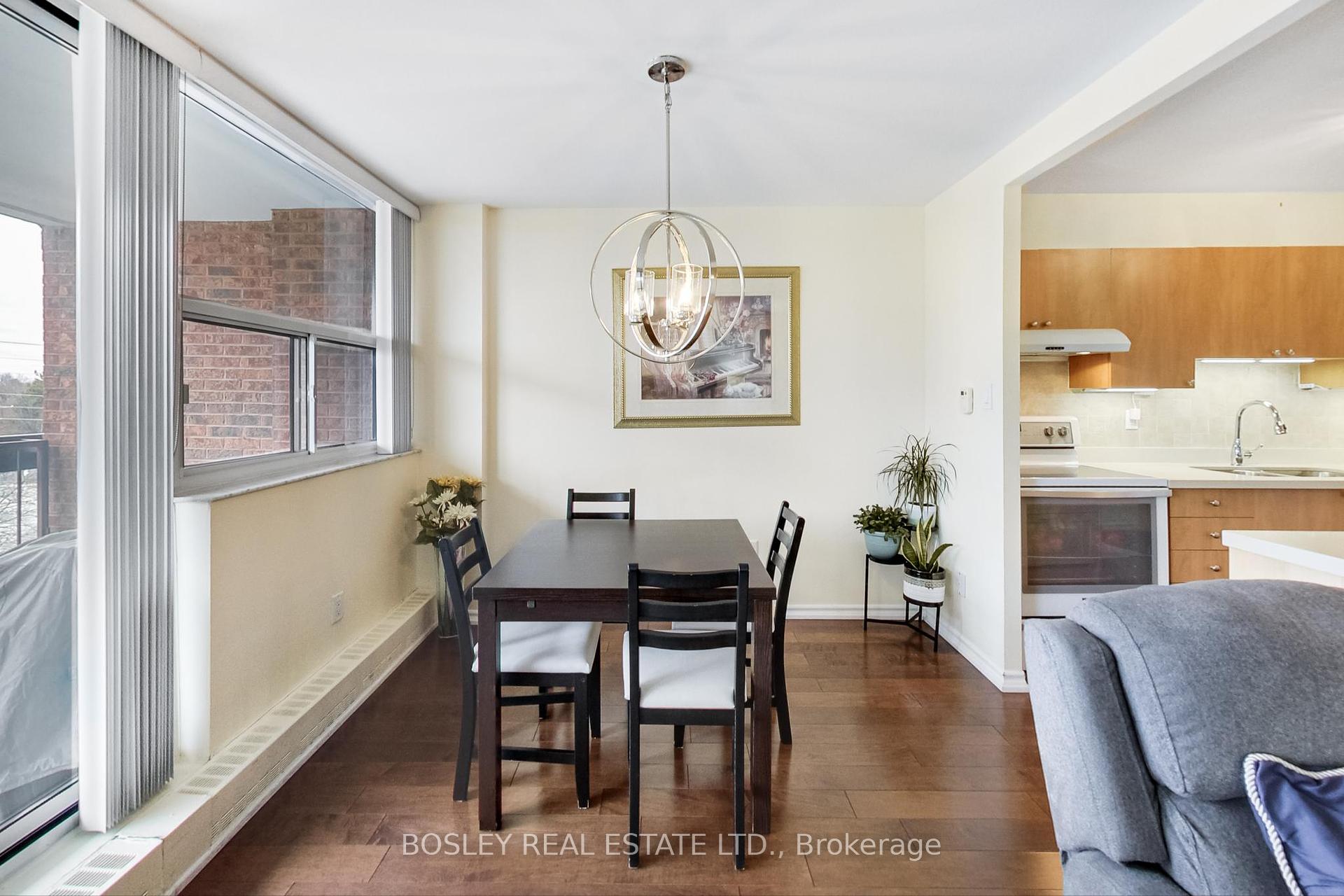 2 Bedrooms Condo at 3501 Glen Erin,  Mississauga For sale