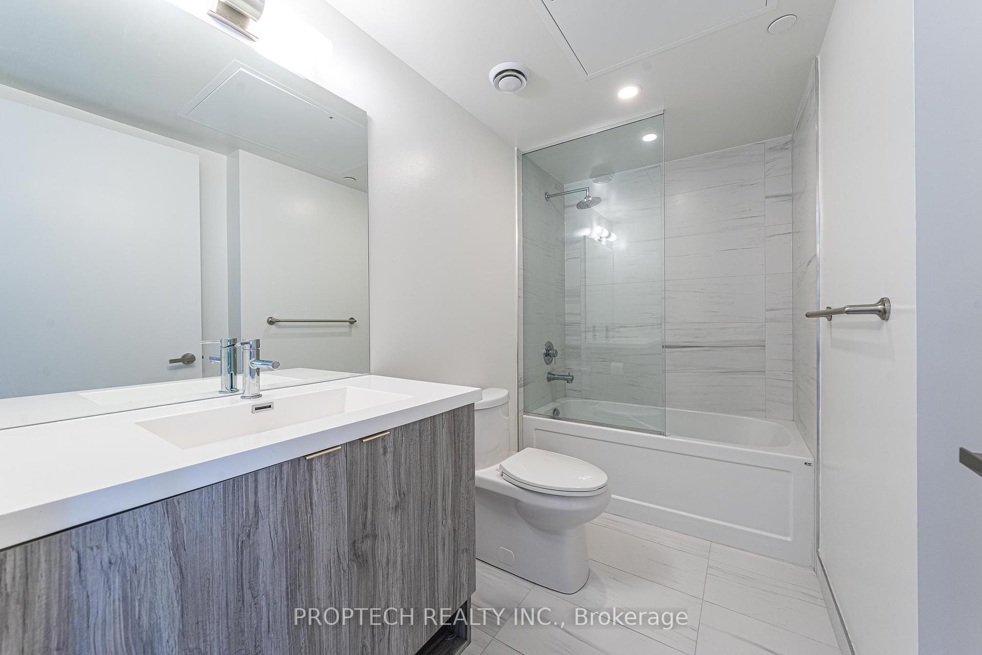 2 Bedrooms Condo at 138 Downes, Toronto For sale