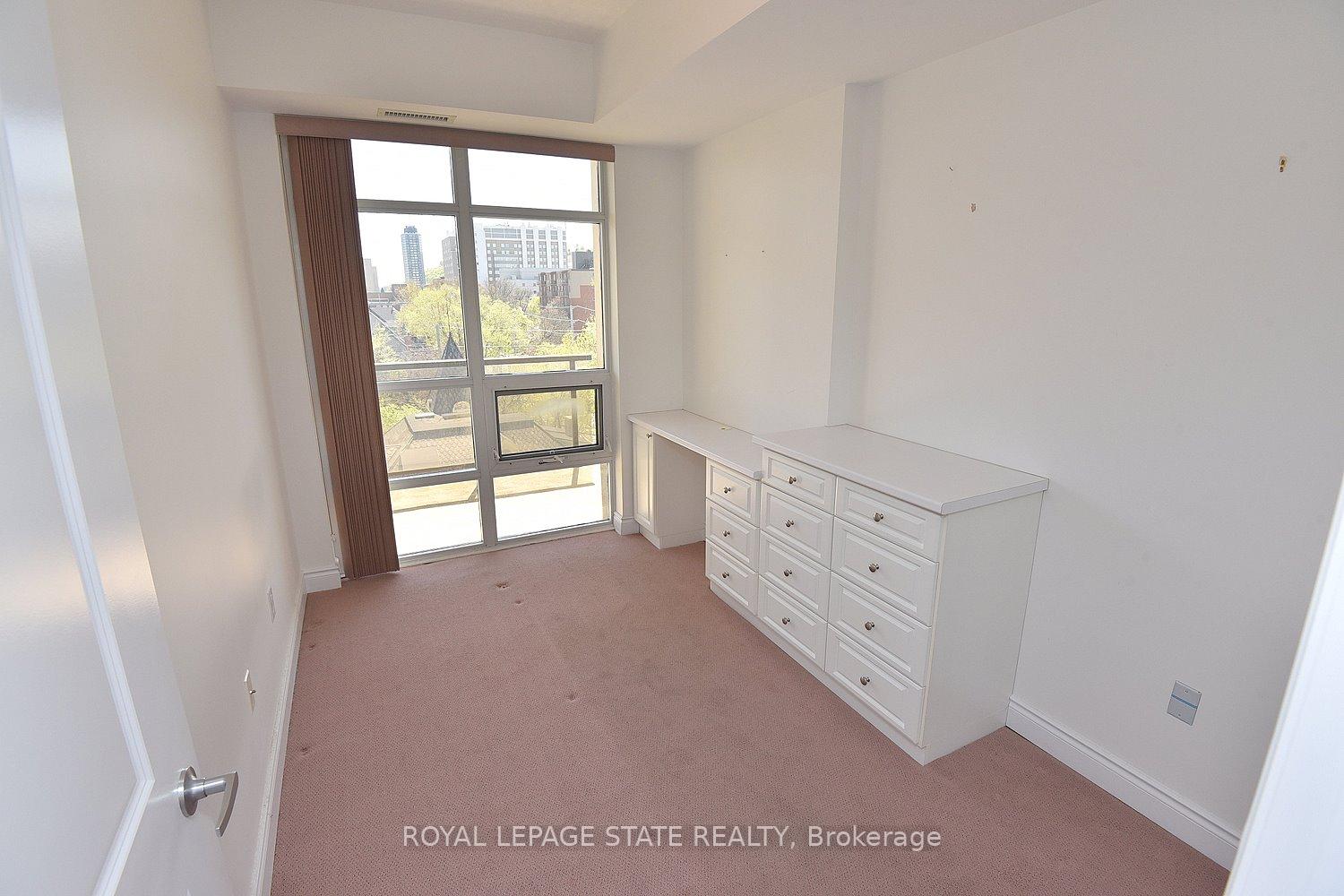 2 Bedrooms Condo at 90 Charlton, Hamilton For sale