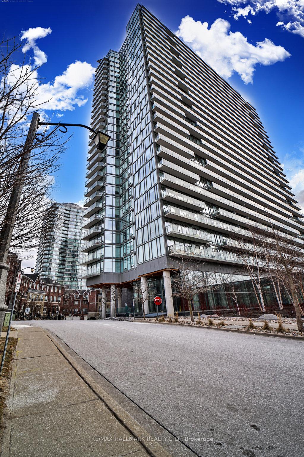 2 Bedrooms Condo at 103 The Queensway, Toronto For sale