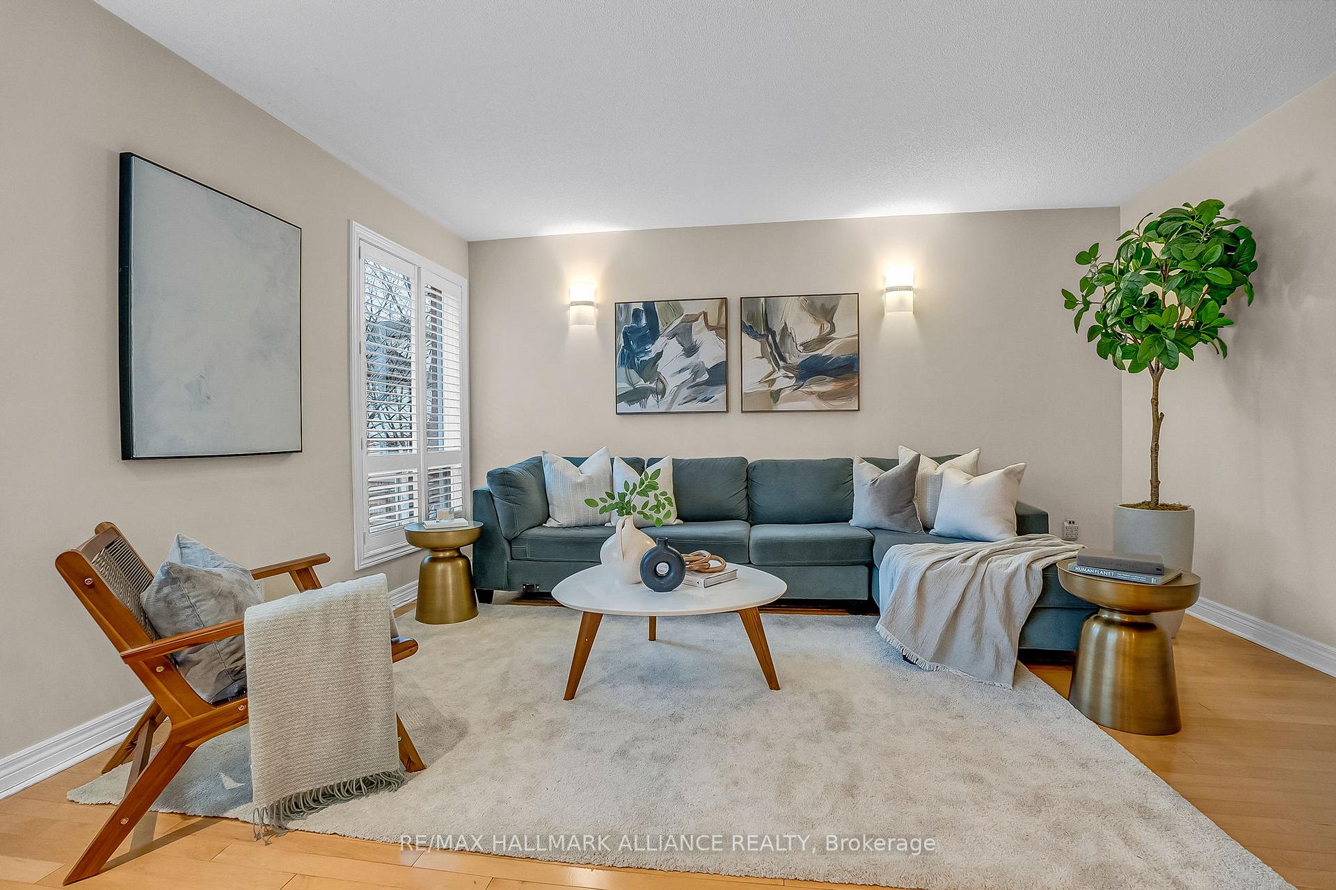 3 Bedrooms Condo at 5031 East Mill,  Mississauga For sale
