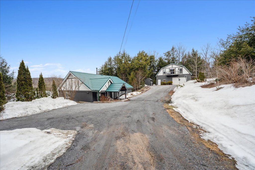 16A Hayhoe Road
