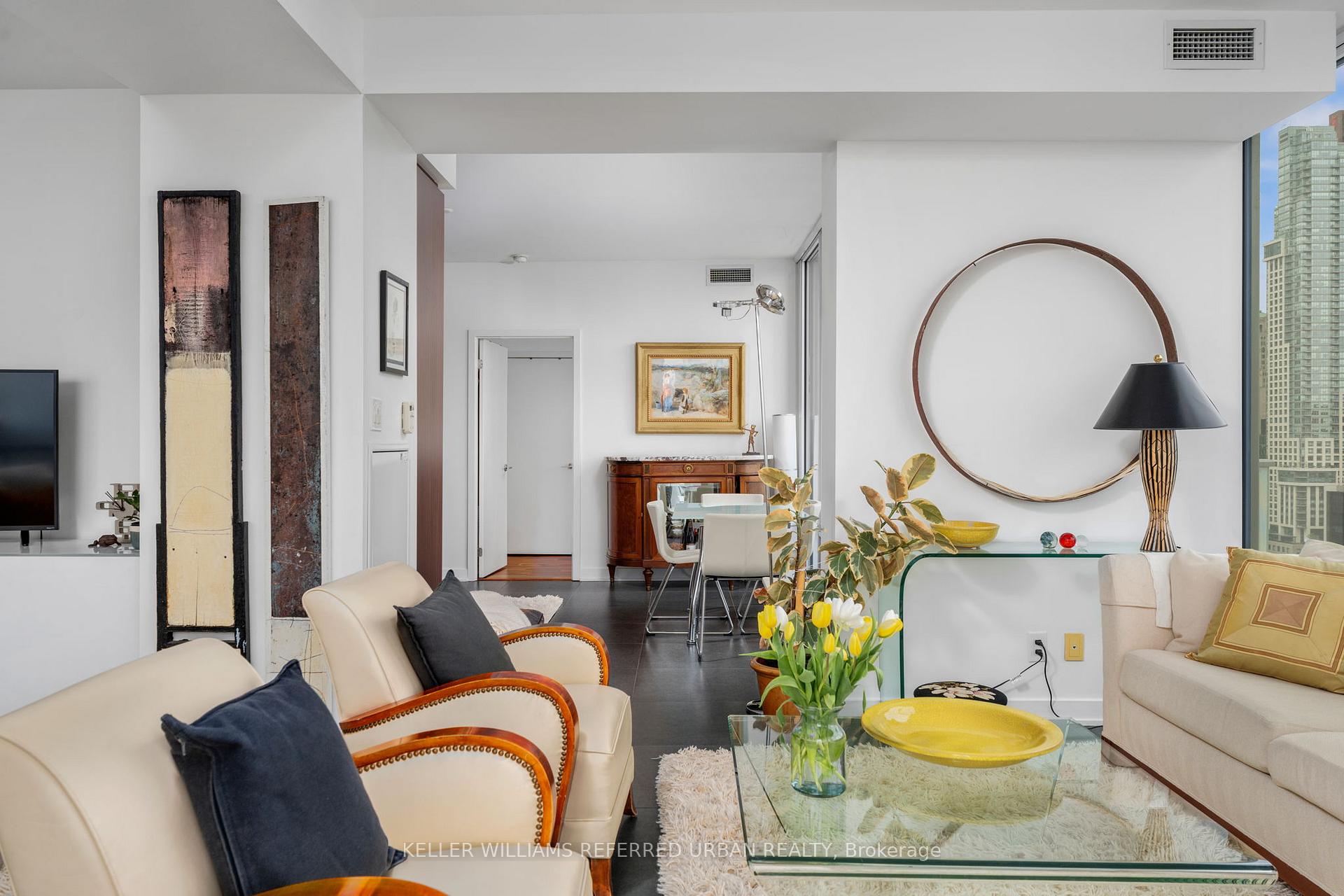 2 Bedrooms Condo at 1 Market, Toronto For sale