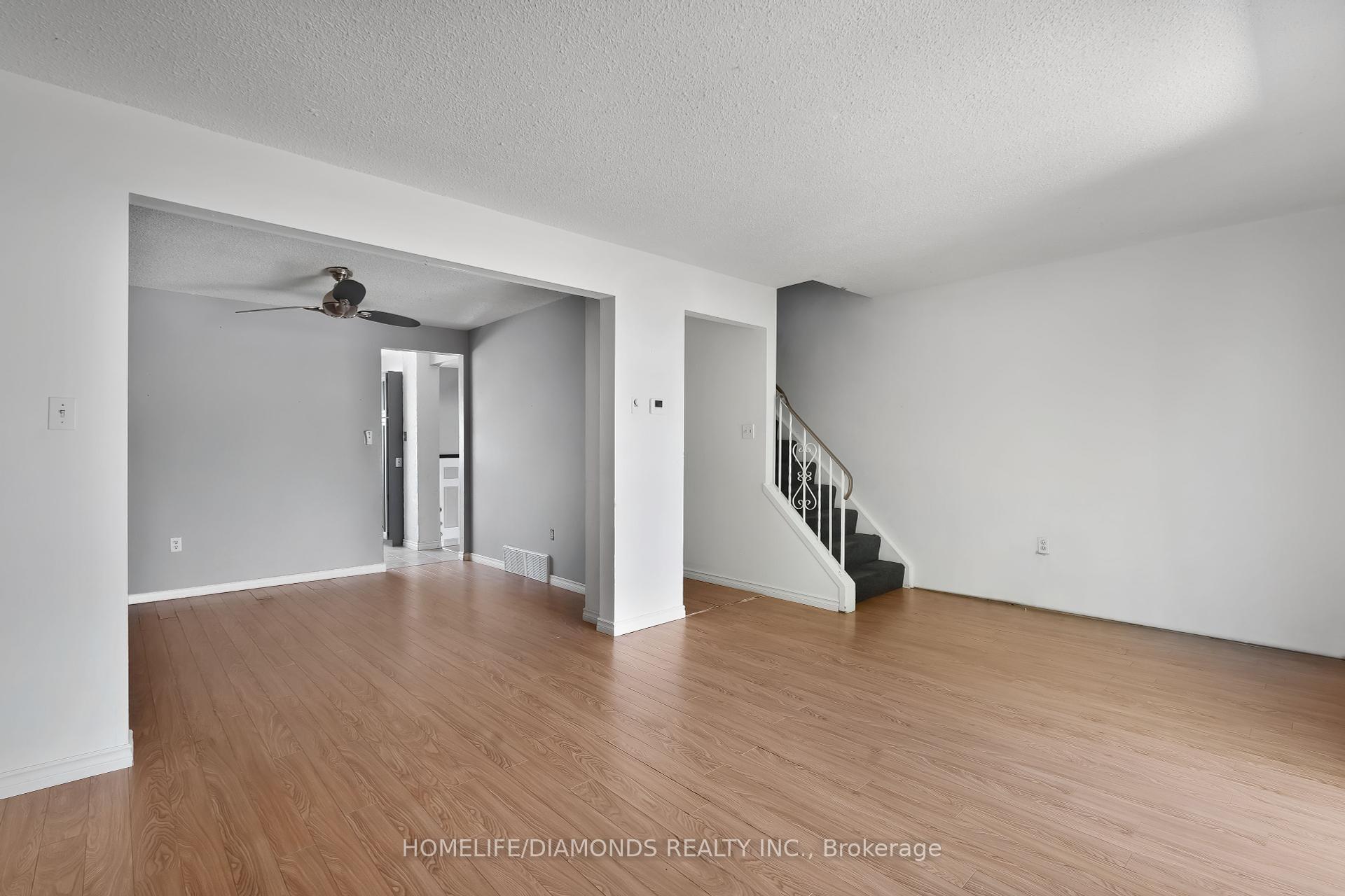 3 Bedrooms Condo at 262 KENORA, Hamilton For sale