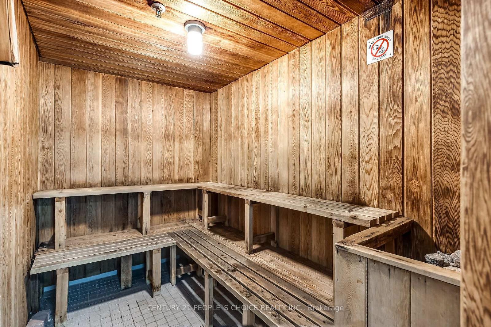 2 Bedrooms Condo at 3 Rowntree, Toronto For sale