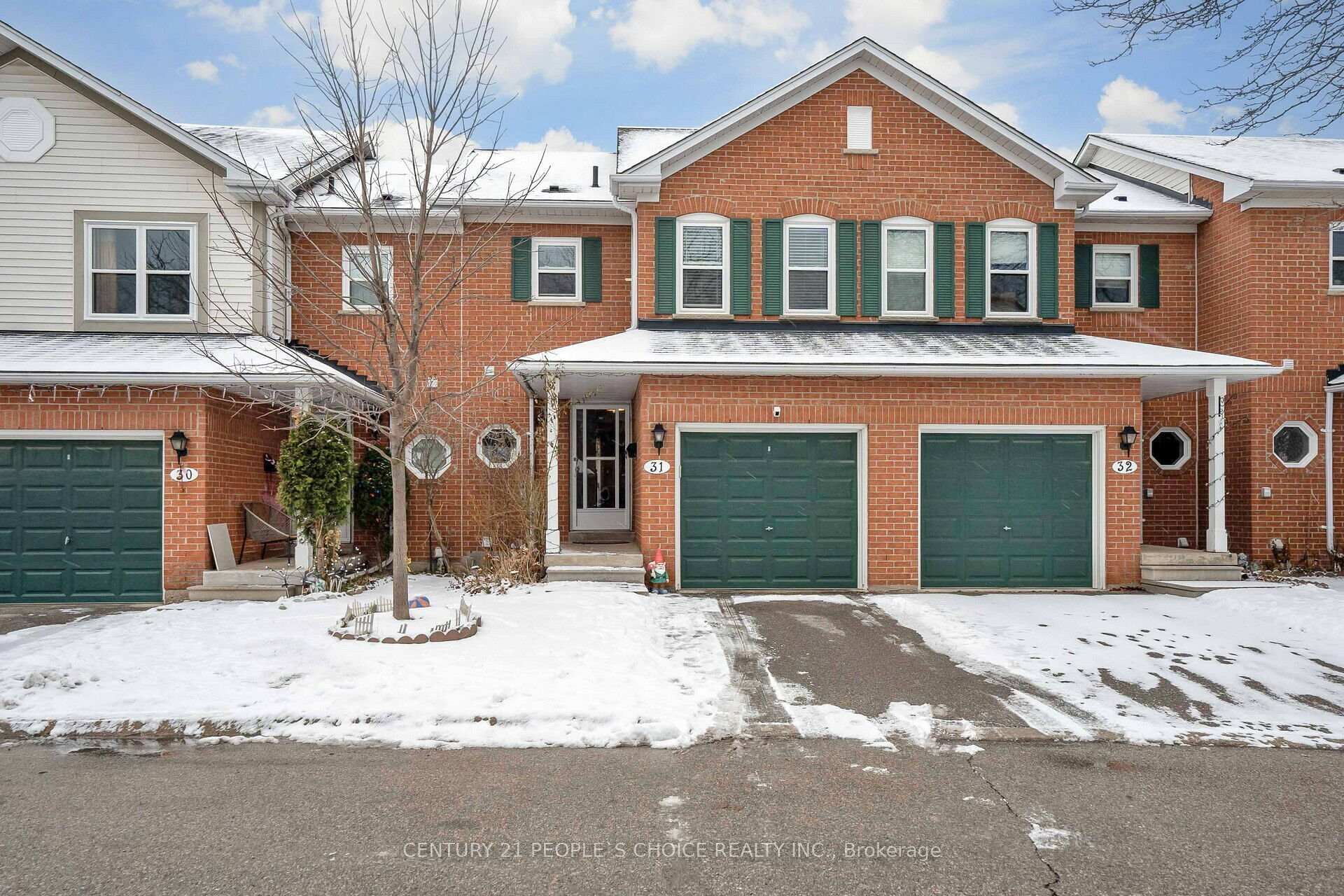 3 Bedrooms Condo at 5659 Glen Erin, Mississauga For sale