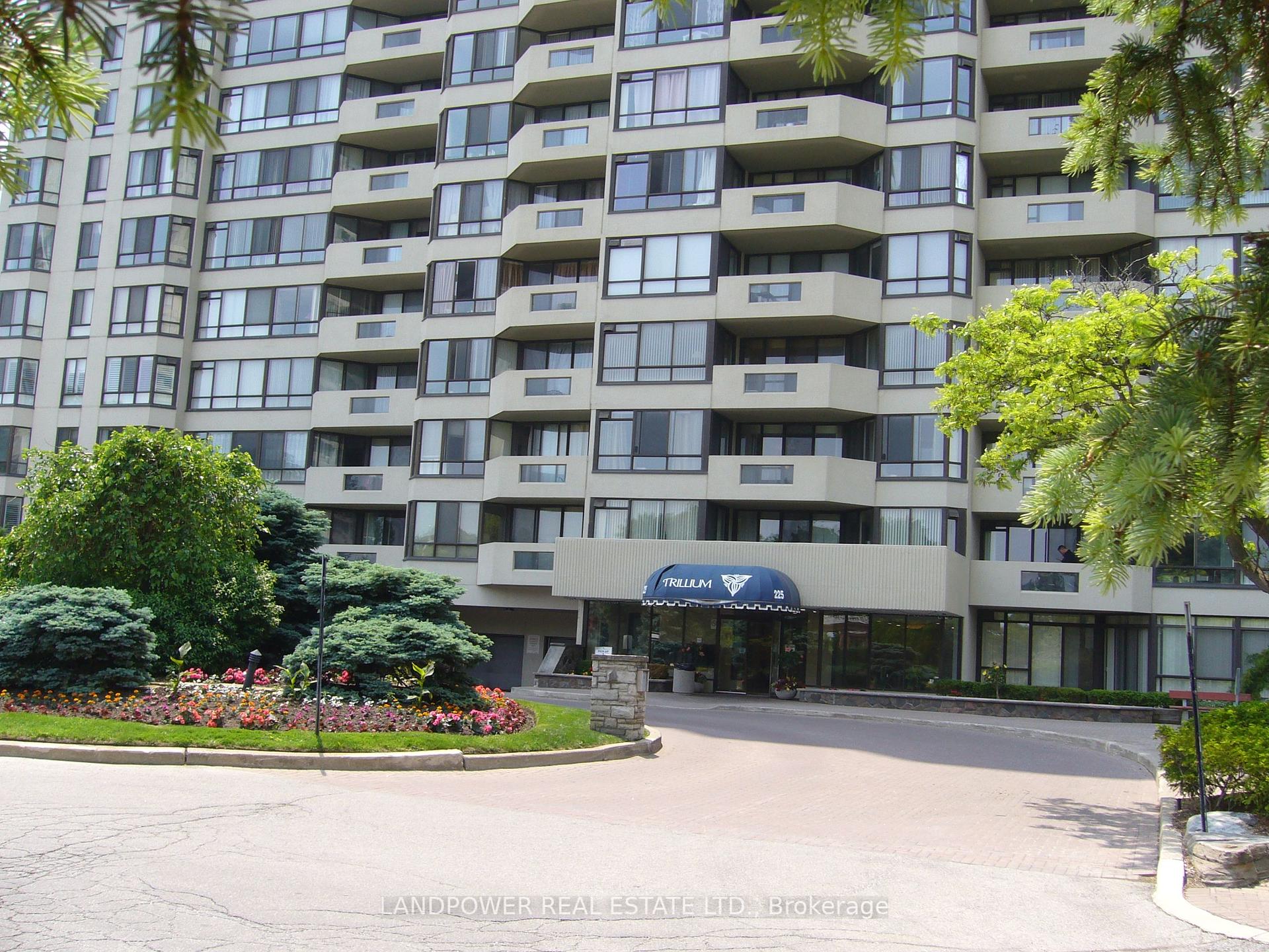 3 Bedrooms Condo at 225 Bamburgh, Toronto For sale