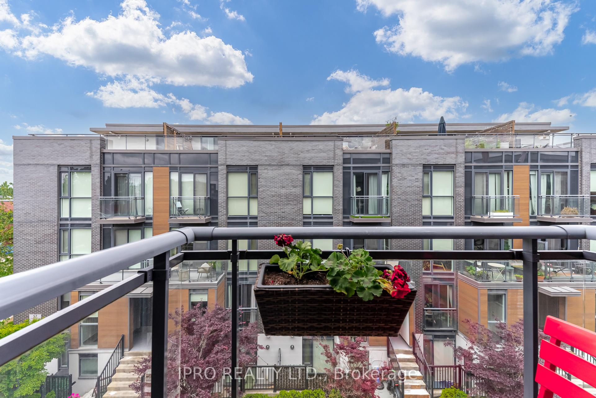 5 Bedrooms Condo at 15 Sousa Mendes, Toronto For sale