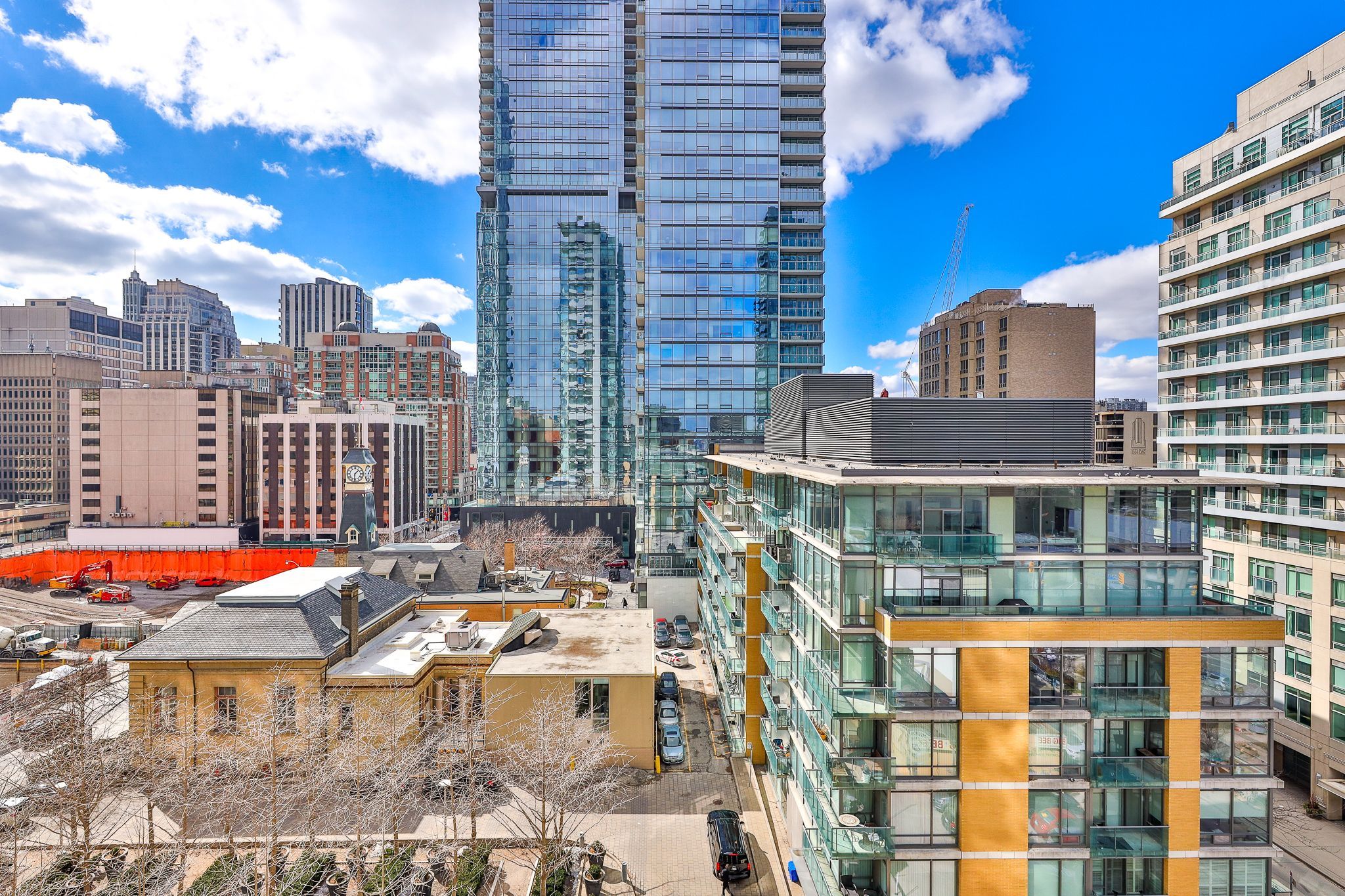 18 Yorkville Avenue 318