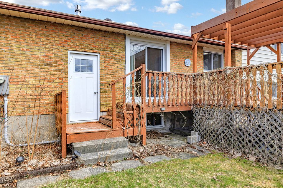 https://trreb-image.ampre.ca/_4GaCggqQXoFj2utovpfWR49Ka1LAdqVJy4aexmgdTQ/rs:fit:960:960/wm:.5:so:0:50:.4/wmsh:10/wmt:PHNwYW4gZm9yZWdyb3VuZD0nd2hpdGUnIGZvbnQ9JzY4Jz5IT01FTElGRSBMQU5ETUFSSyBSRUFMVFkgSU5DLiwgQnJva2VyYWdlPC9zcGFuPg/L3RycmViL2xpc3RpbmdzLzQwLzk4Lzk1LzQ3L3AvOWIwYTQyZDQtMGVhMS00ODIxLWFhOWMtMDRmNDdmZTI5ZDU3LmpwZw.jpg