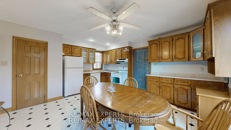 106 Kenwood Avenue UPPER