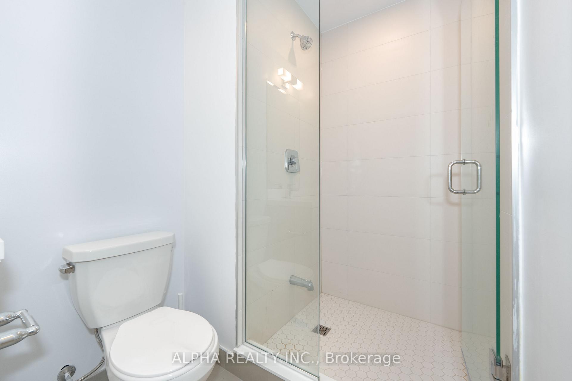 3 Bedrooms Condo at 50 Dunfield,  Toronto For sale