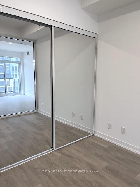 2 Bedrooms Condo at 8 Beverley Glen,  Vaughan For sale
