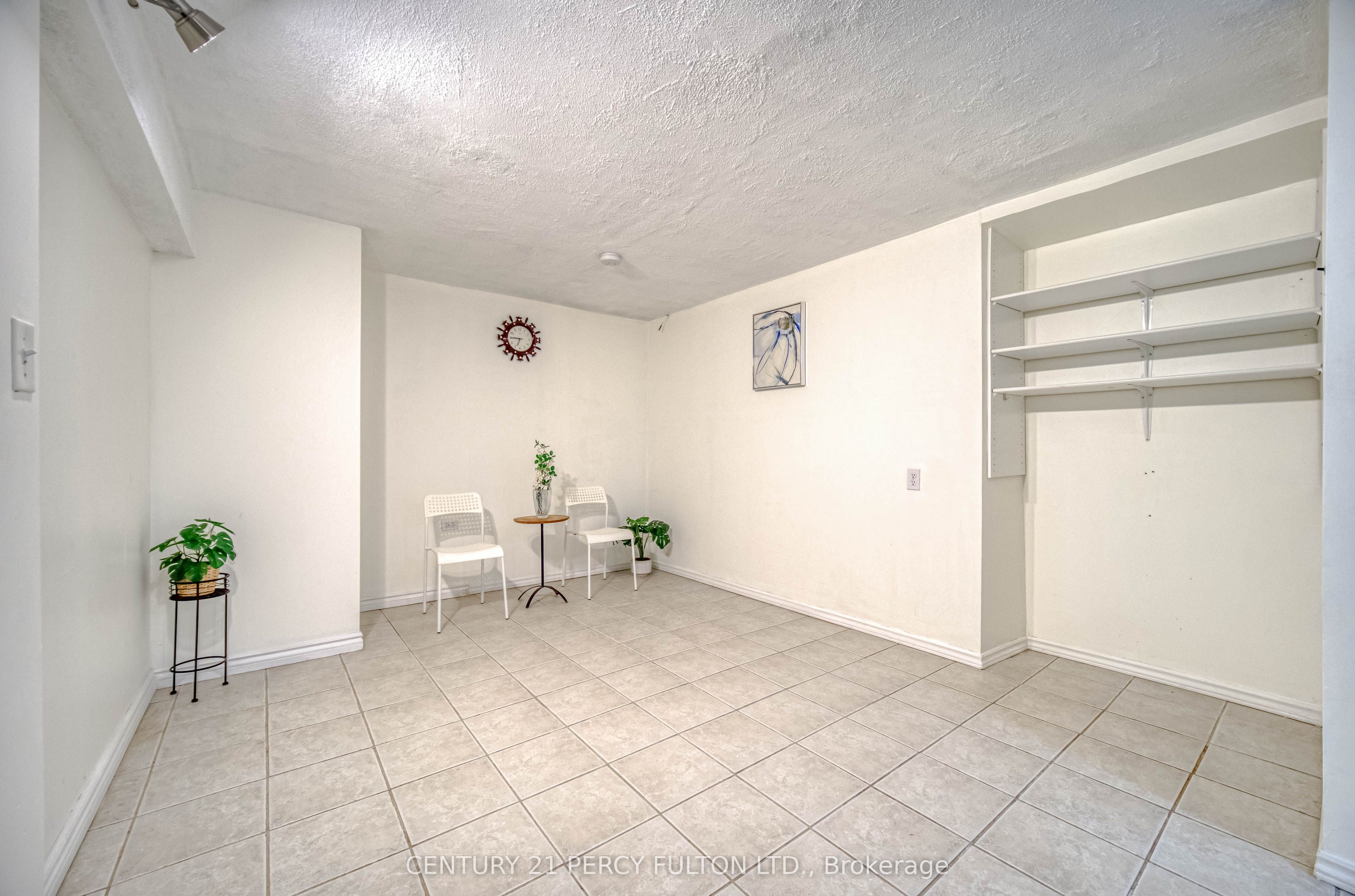 120 Granada Crescent