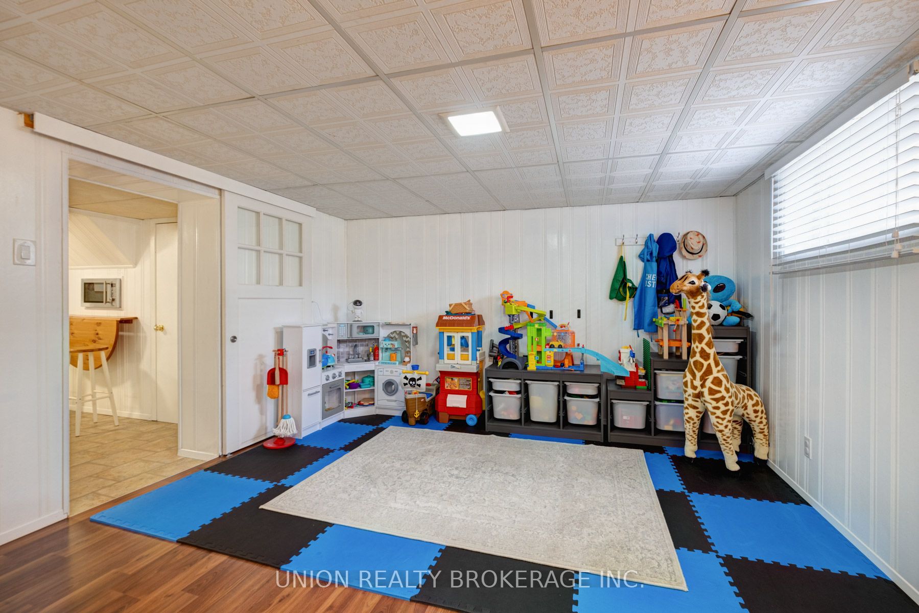 100 Lilian Drive