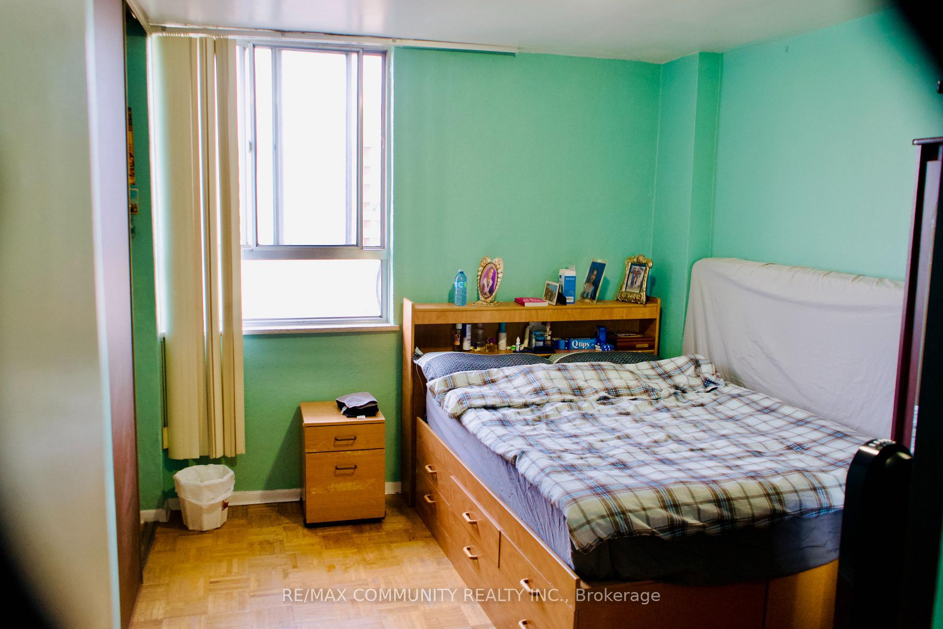 3 Bedrooms Condo at 5 Massey, Toronto For sale