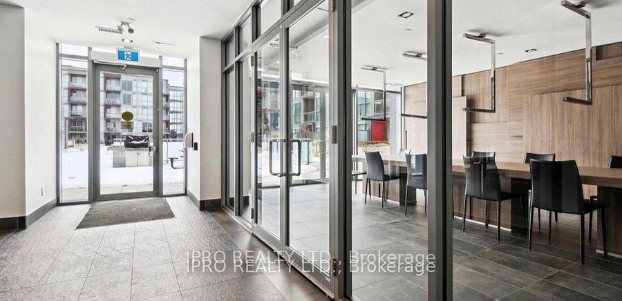 2 Bedrooms Condo at 5230 Dundas, Burlington For sale