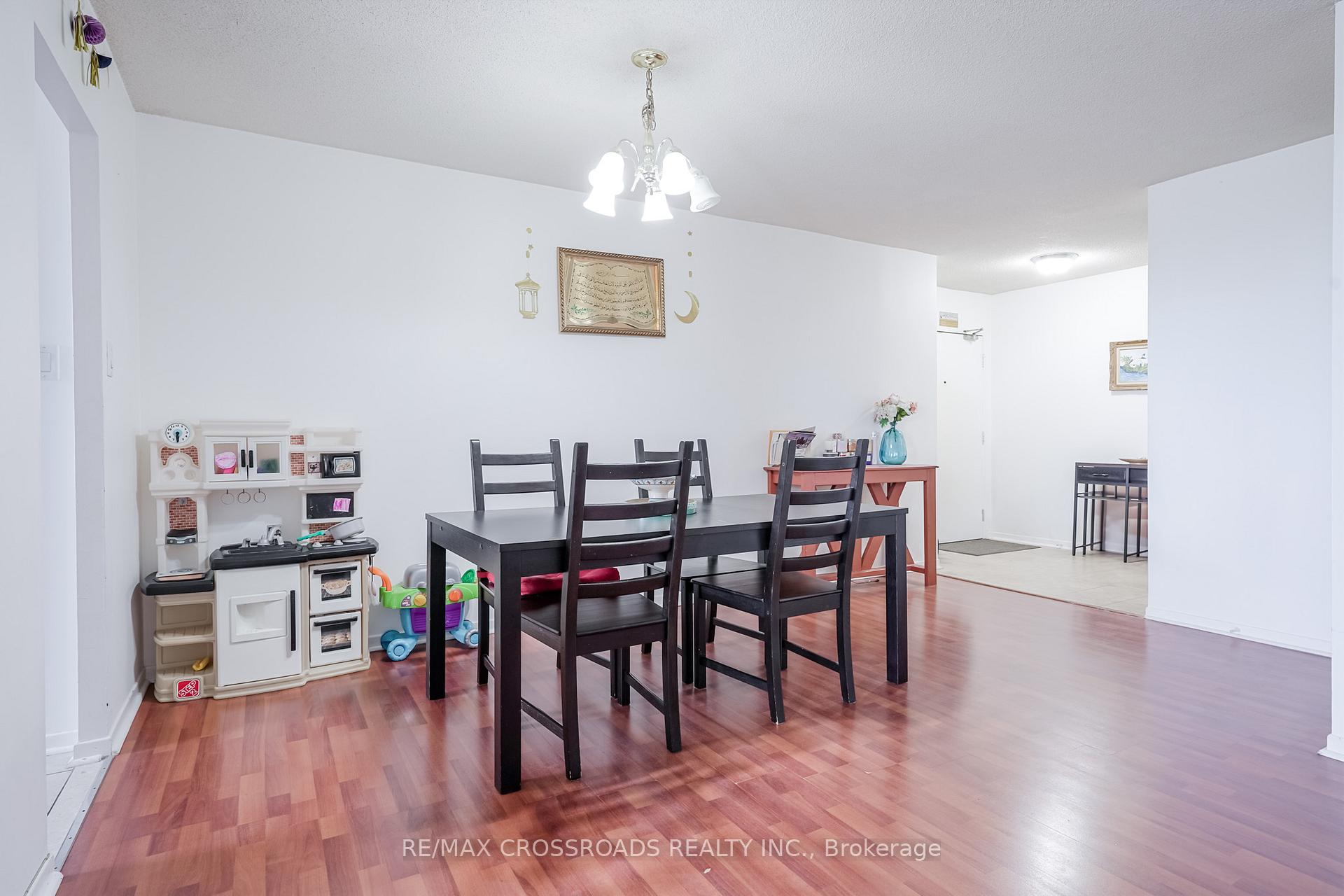 3 Bedrooms Condo at 15 Sewells, Toronto For sale