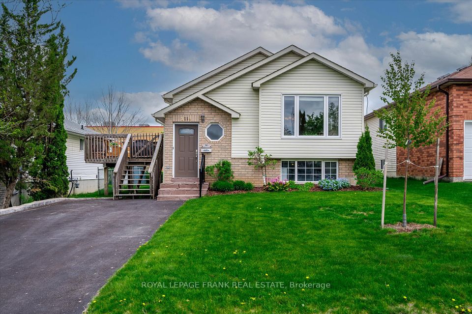 2114 Easthill