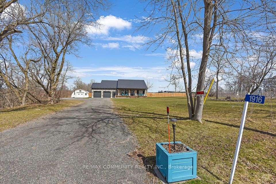 1916 County Rd 2, Edwardsburgh/Cardinal, ON K0E 1T1