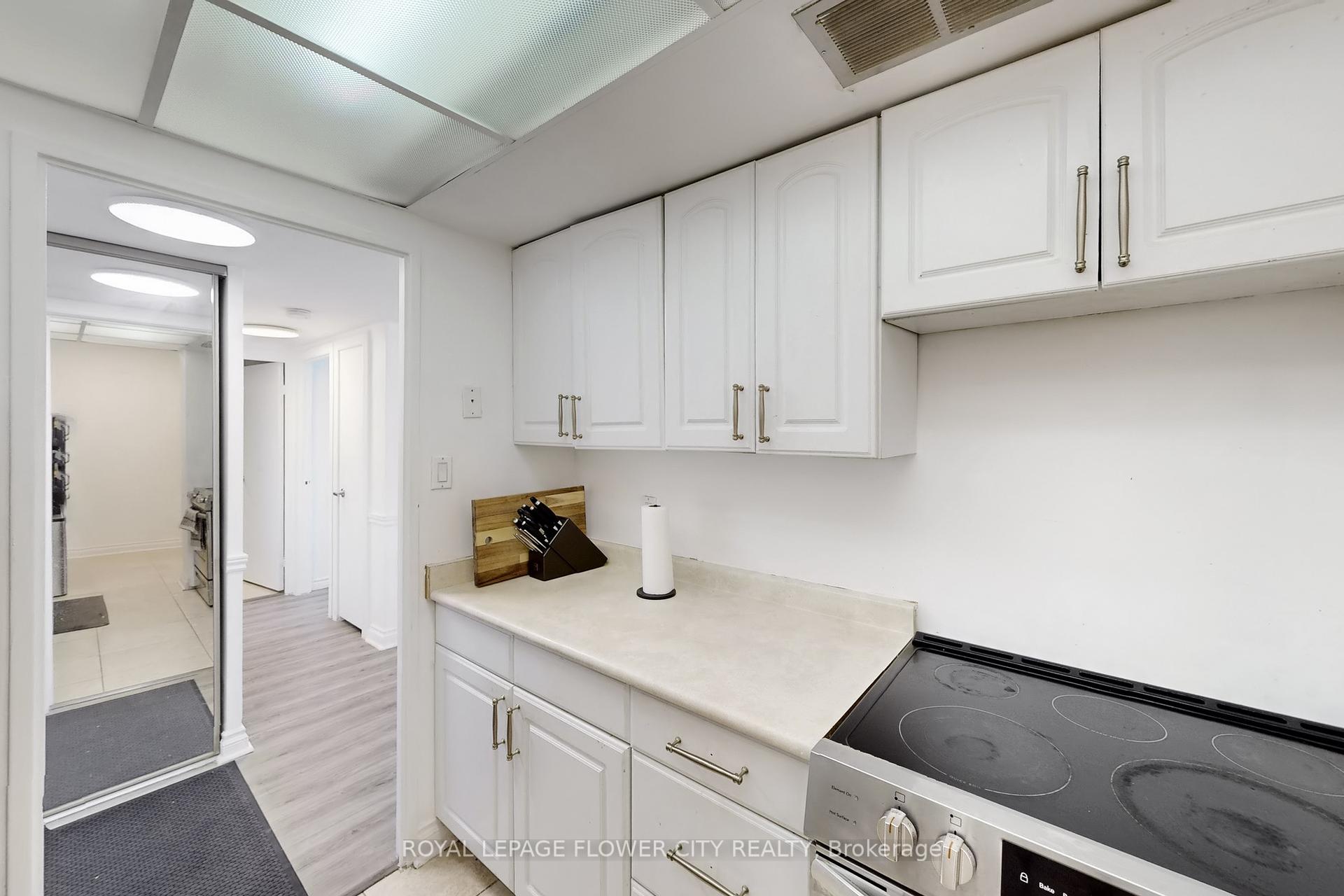 1 Bedroom Condo at 1333 Bloor, Mississauga For sale