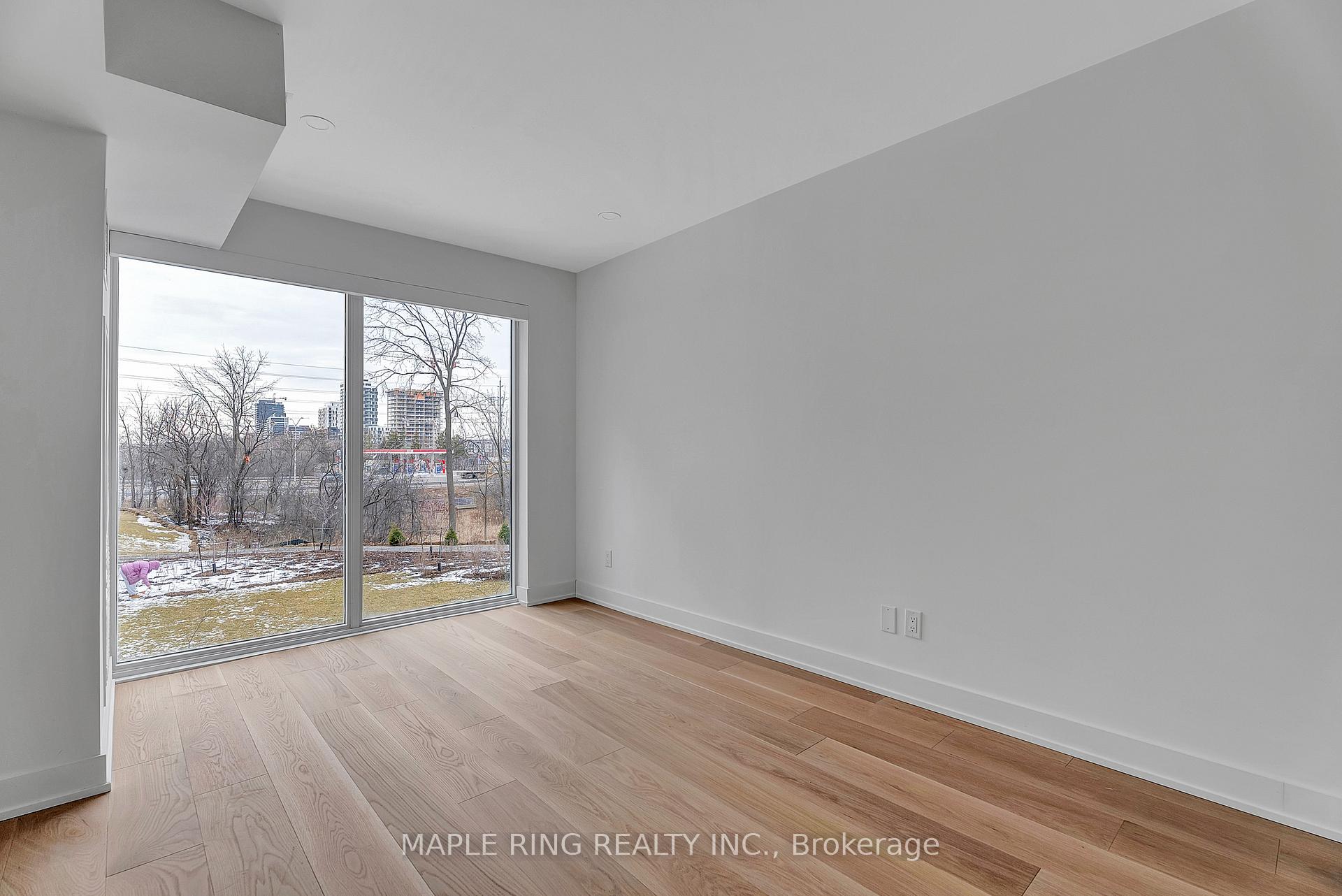 2 Bedrooms Condo at 2485 Taunton,  Oakville For sale