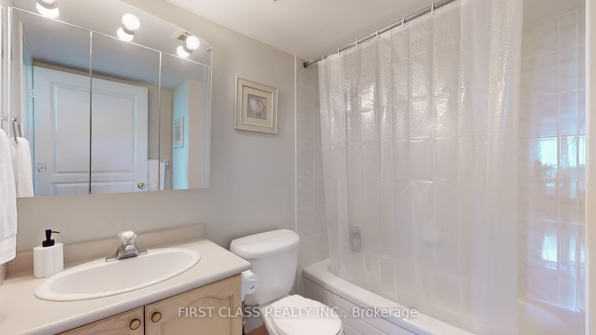 2 Bedrooms Condo at 2585 Erin Centre, Mississauga For sale
