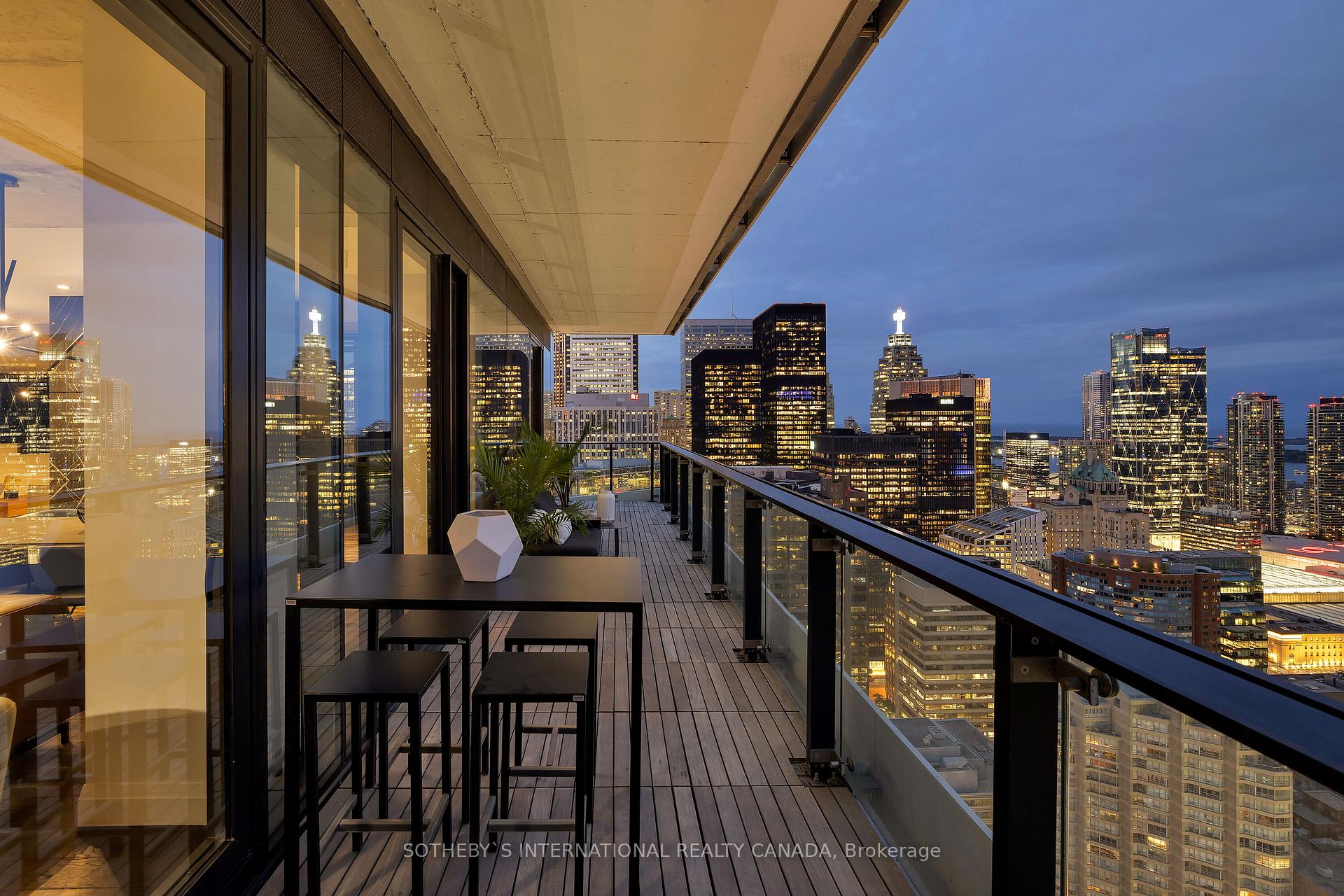 4 Bedrooms Condo at 224 King,  Toronto For sale