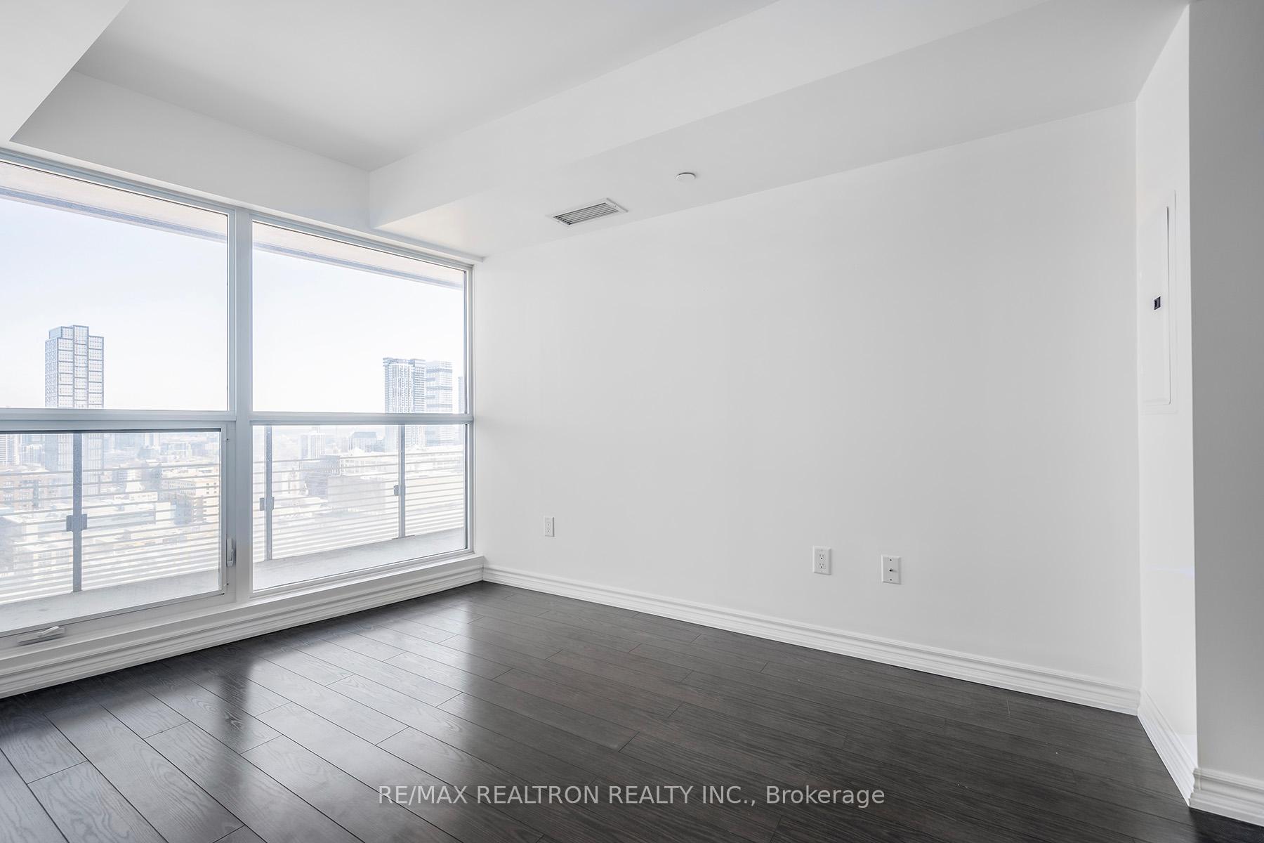 2 Bedrooms Condo at 386 Yonge,  Toronto For sale